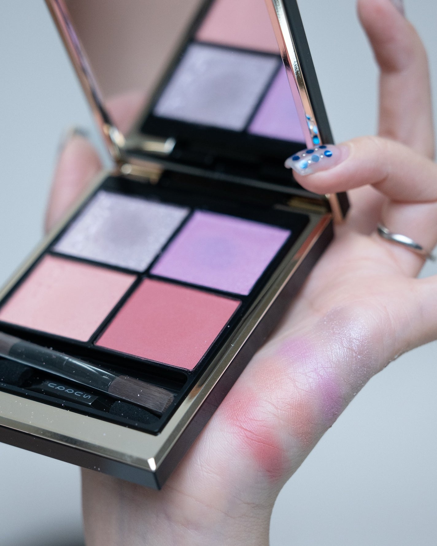 シグニチャー カラー アイズ/SUQQU/アイシャドウパレットを使ったクチコミ(3枚目)