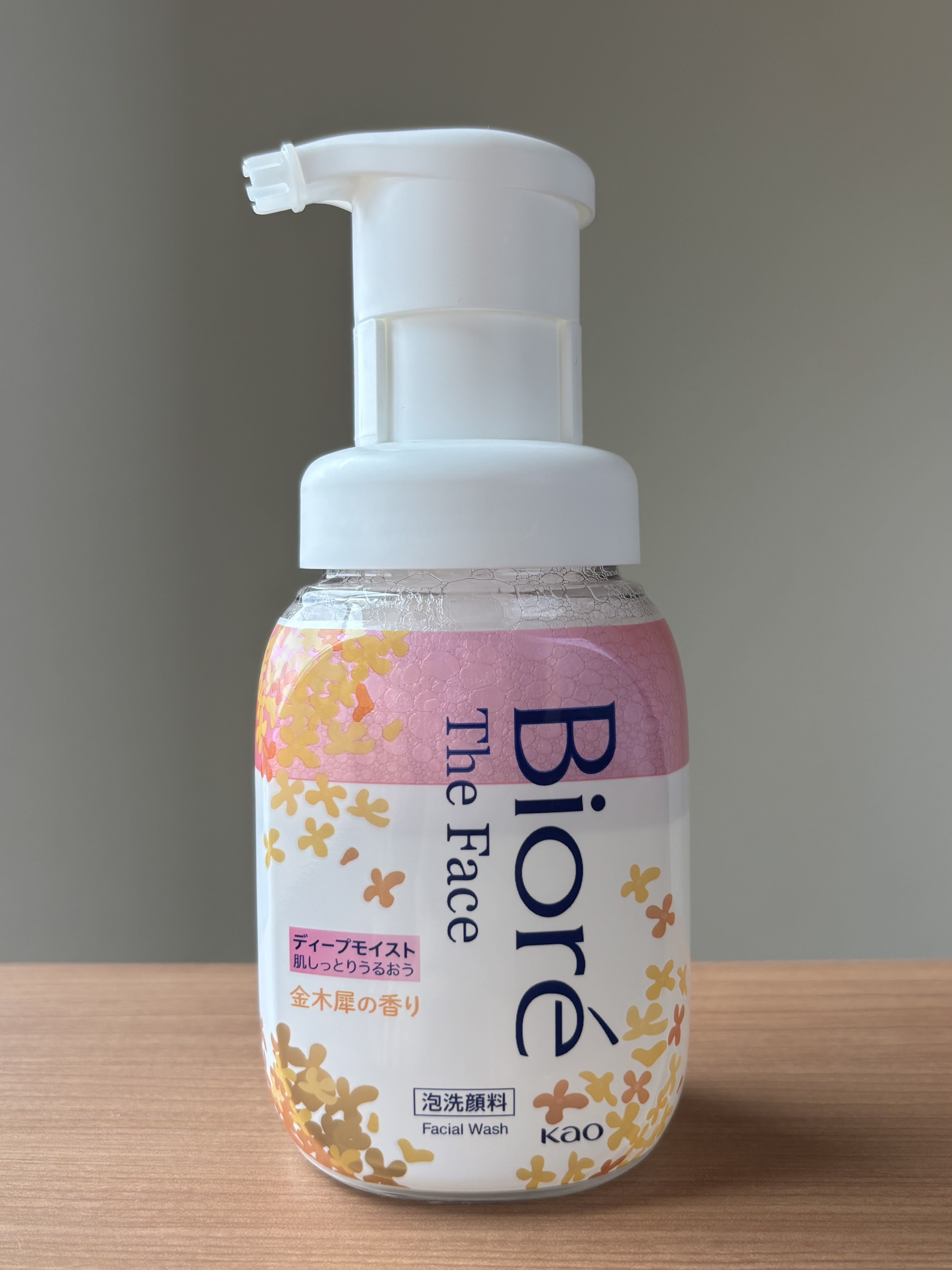 ビオレ ザフェイス 泡洗顔料 ディープモイスト 金木犀の香り/ビオレ/泡洗顔を使ったクチコミ（3枚目）