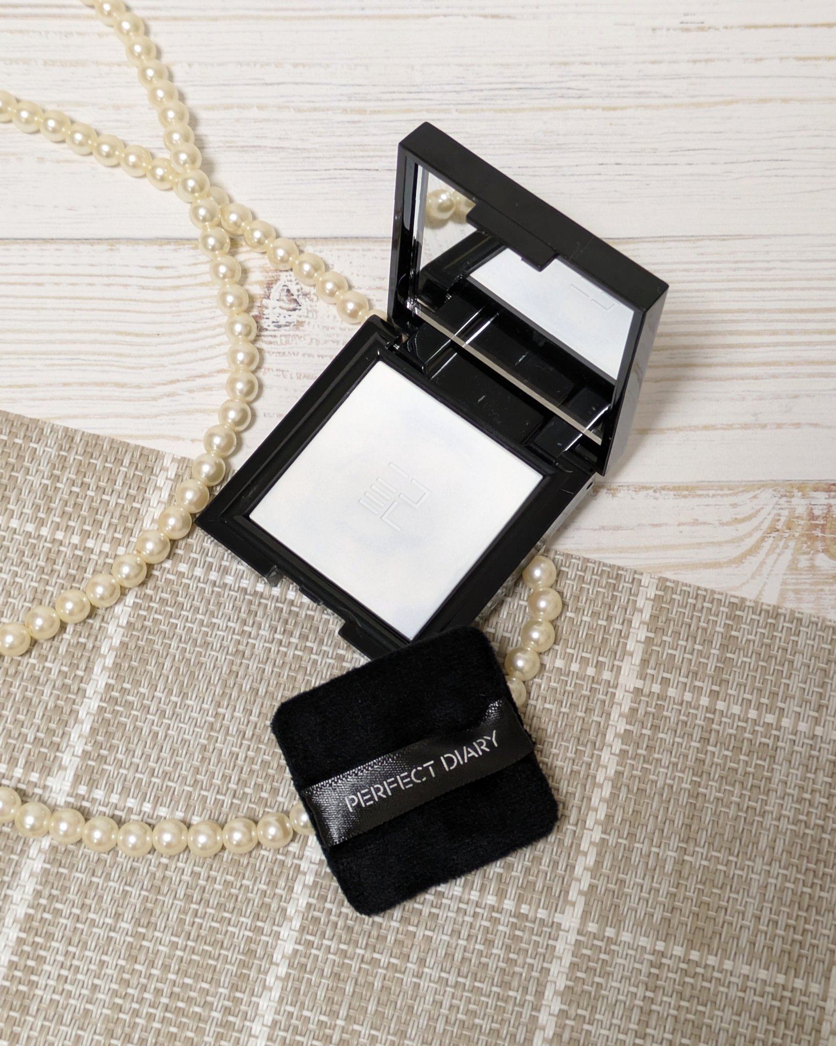 トランスルーシェント ブルーリング セッティング パウダー/PERFECT DIARY/プレストパウダーを使ったクチコミ（2枚目）