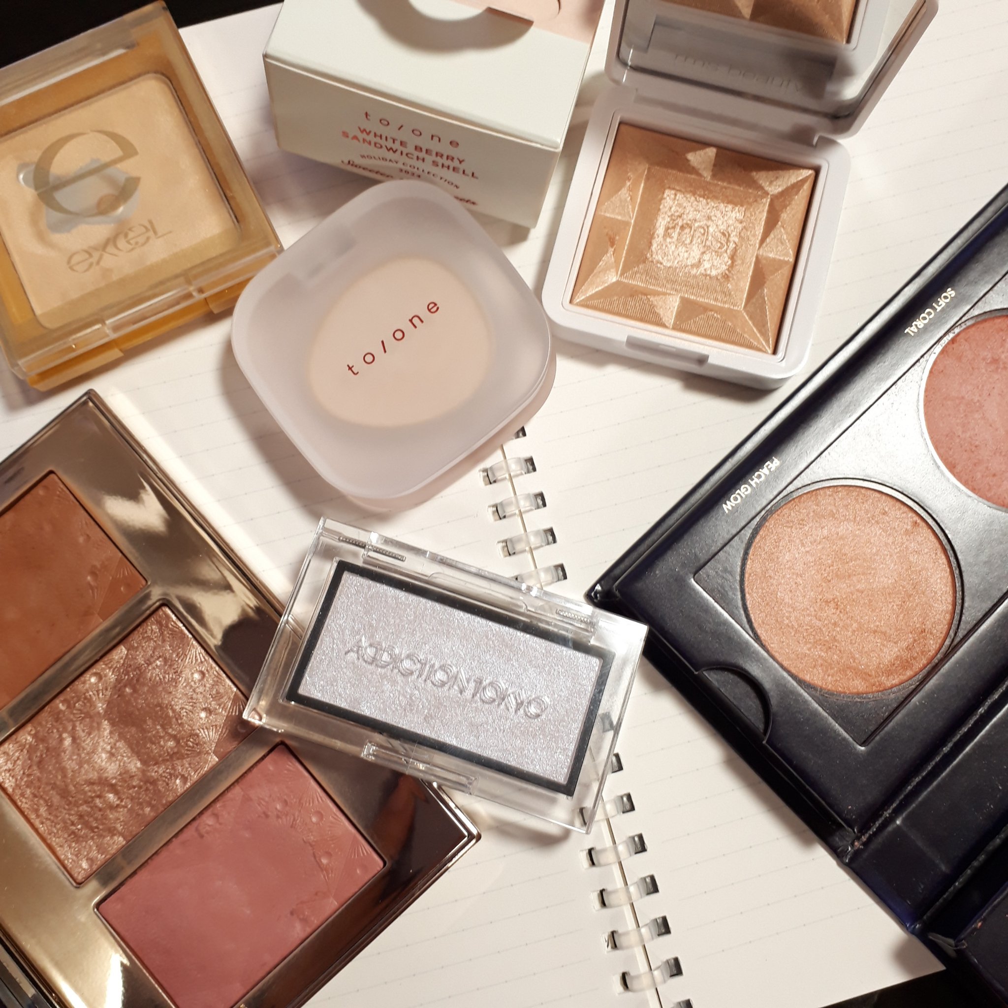 シャイニーパウダー N SN02 ゴールドベージュ/excel/プレストパウダーを使ったクチコミ（1枚目）