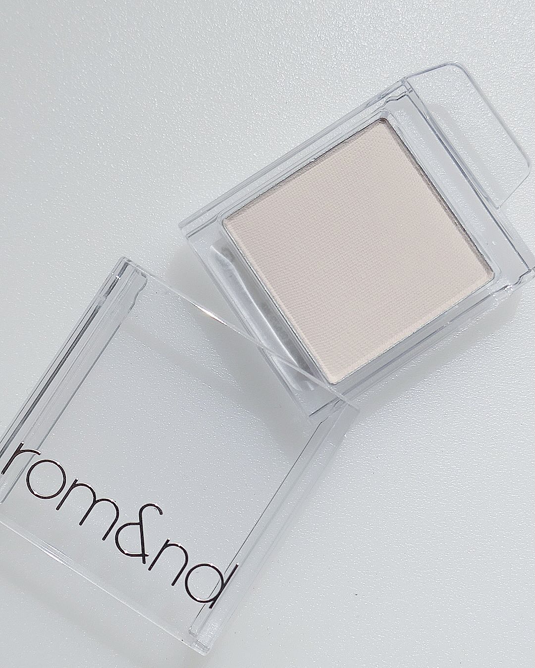 スライドインシングル/rom&nd/単色アイシャドウを使ったクチコミ（2枚目）