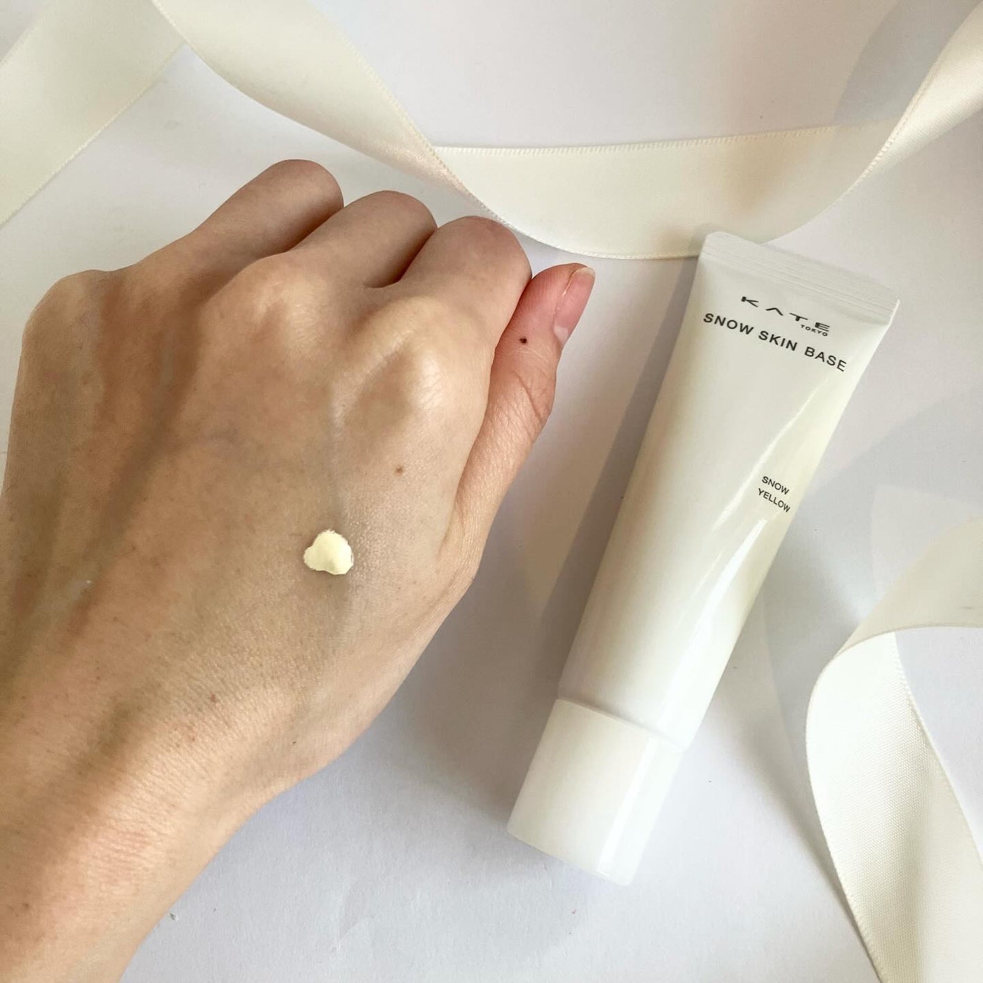 ケイト スノースキンベース/KATE/化粧下地を使ったクチコミ(2枚目)