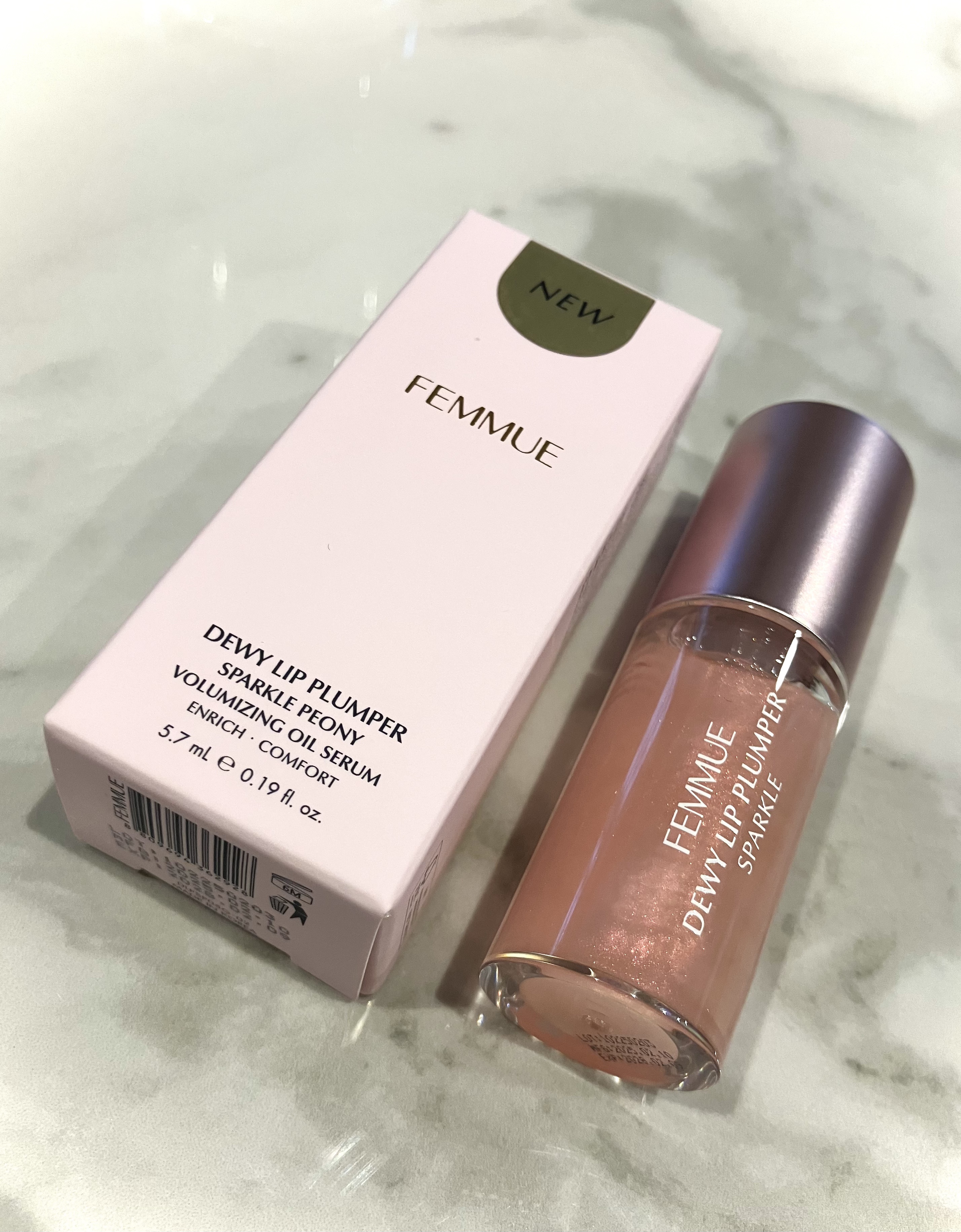 デューイー リッププランパー スパークル ピオニー/FEMMUE/リッププランパーを使ったクチコミ（1枚目）