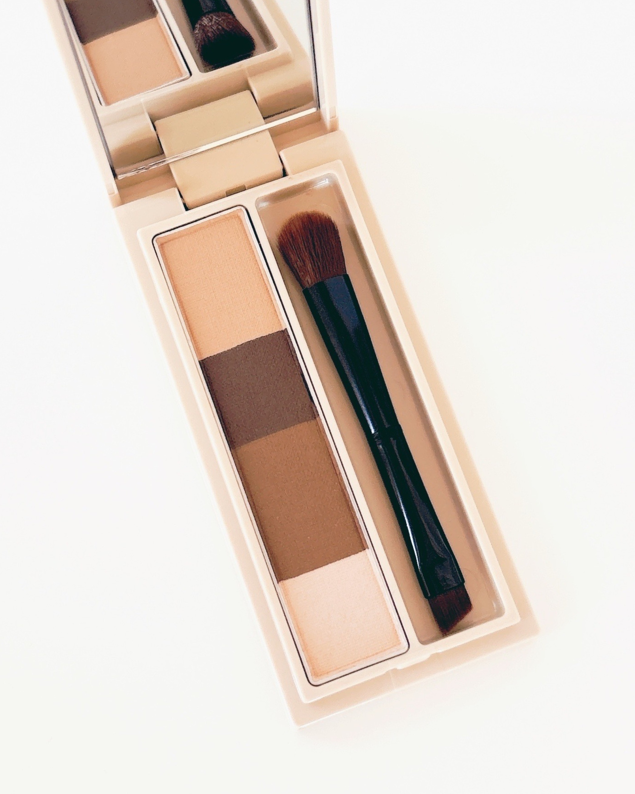 フラッフデザイン アイブロウパウダー/Visée/パウダーアイブロウを使ったクチコミ（1枚目）