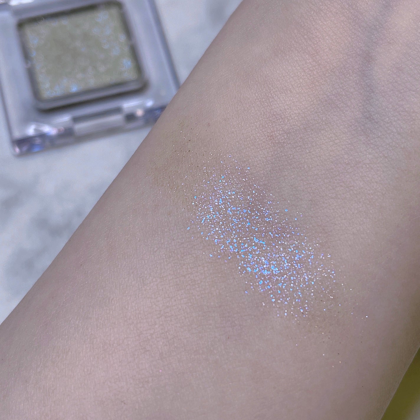 ⑅︎まりか𓃠*⑅︎ on LIPS 「⋈︎チャコット新色 ⋈︎マルチカラーバリエーションSP14グリ..」(8枚目)