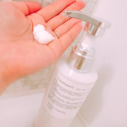 ヘアセオリーラボ セラムイン シャンプー /トリートメント シャンプー(300mL)/Hair Theory Lab®/市販シャンプーの画像