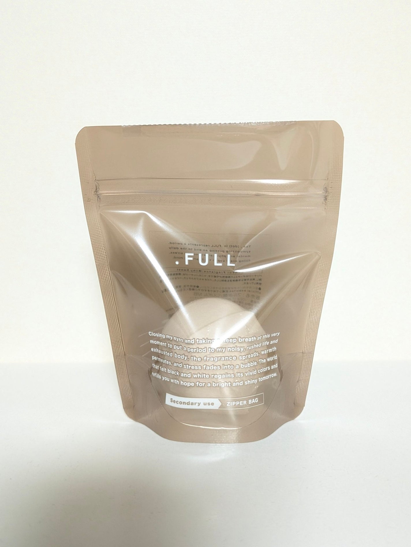 ももこ on LIPS 「カラフルで可愛いバスボム購入しました🛁全部で8種類❗️・ラベン..」(8枚目)