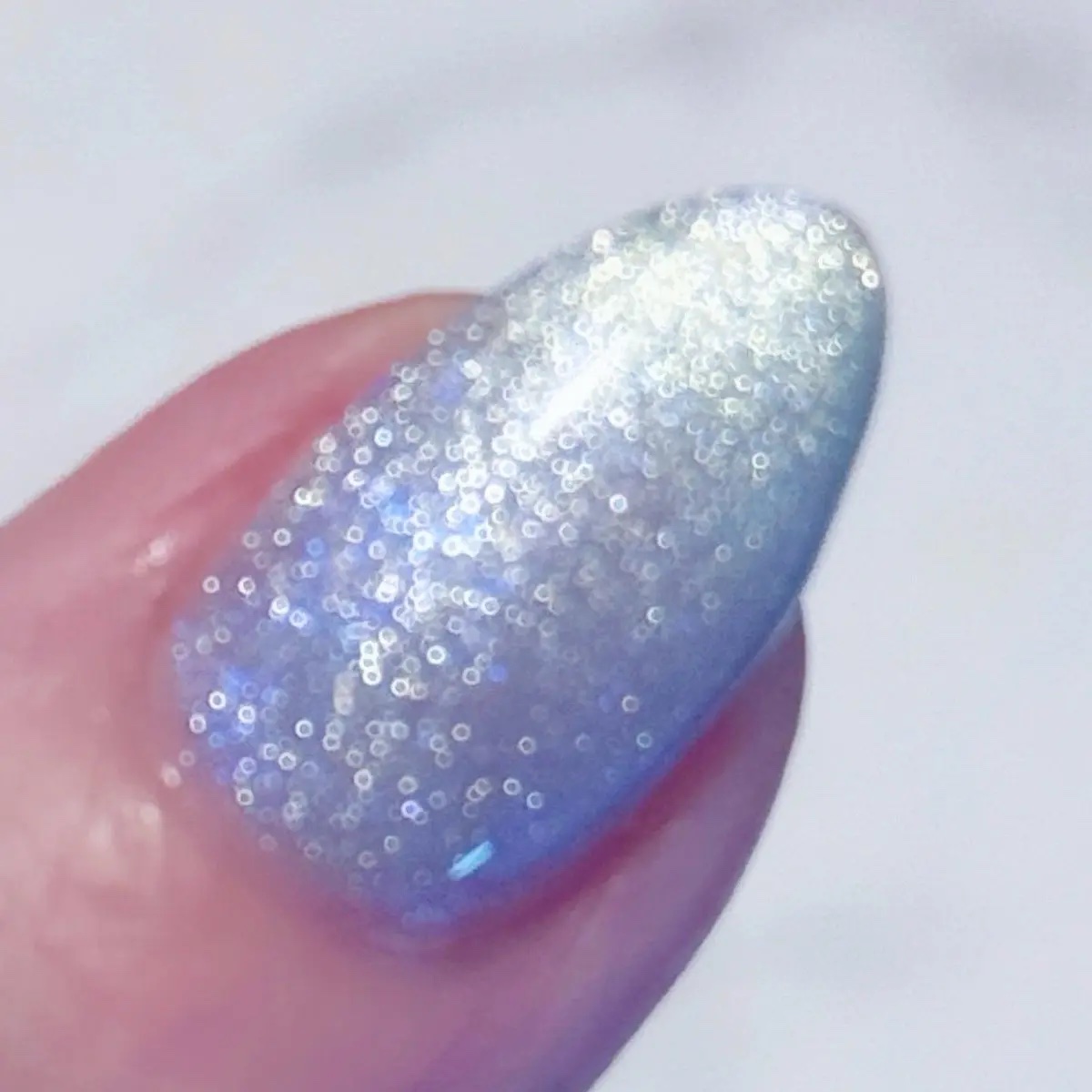 マグネティズムジェル バイ ジェルミーワン 06. Opallios Blue（オパリオスブルー）/ジェルミーワン/マニキュアを使ったクチコミ（2枚目）