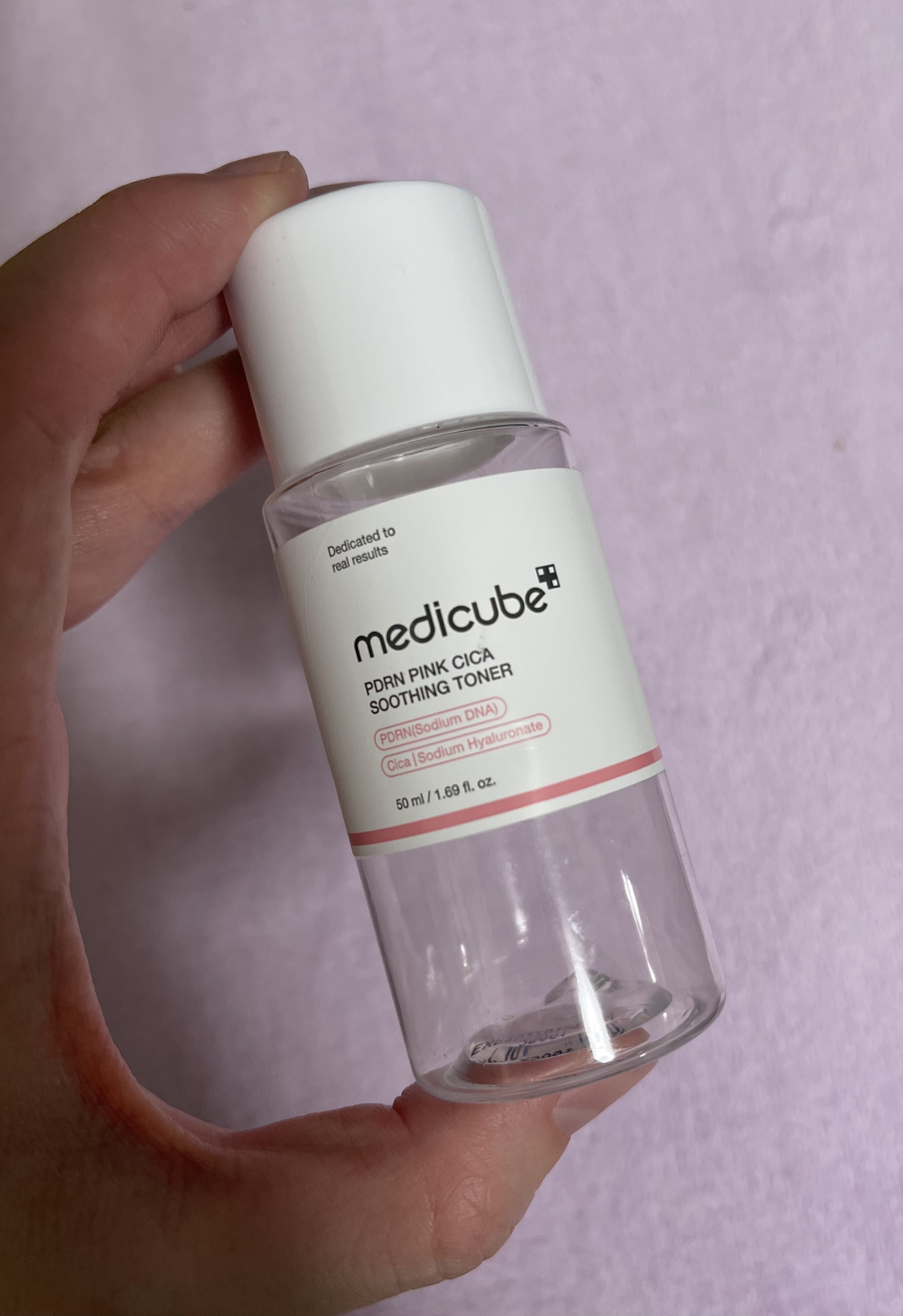 トライアルサイズ使い切り
MEDICUBE
PDRN ピンクスージングトナー

正直
シャバシャバすぎて化粧水使ってる実感がなかった😅
効果も特に、、、
もしかしたらコットンと一緒にたっぷり使ったほうがいいかも？
