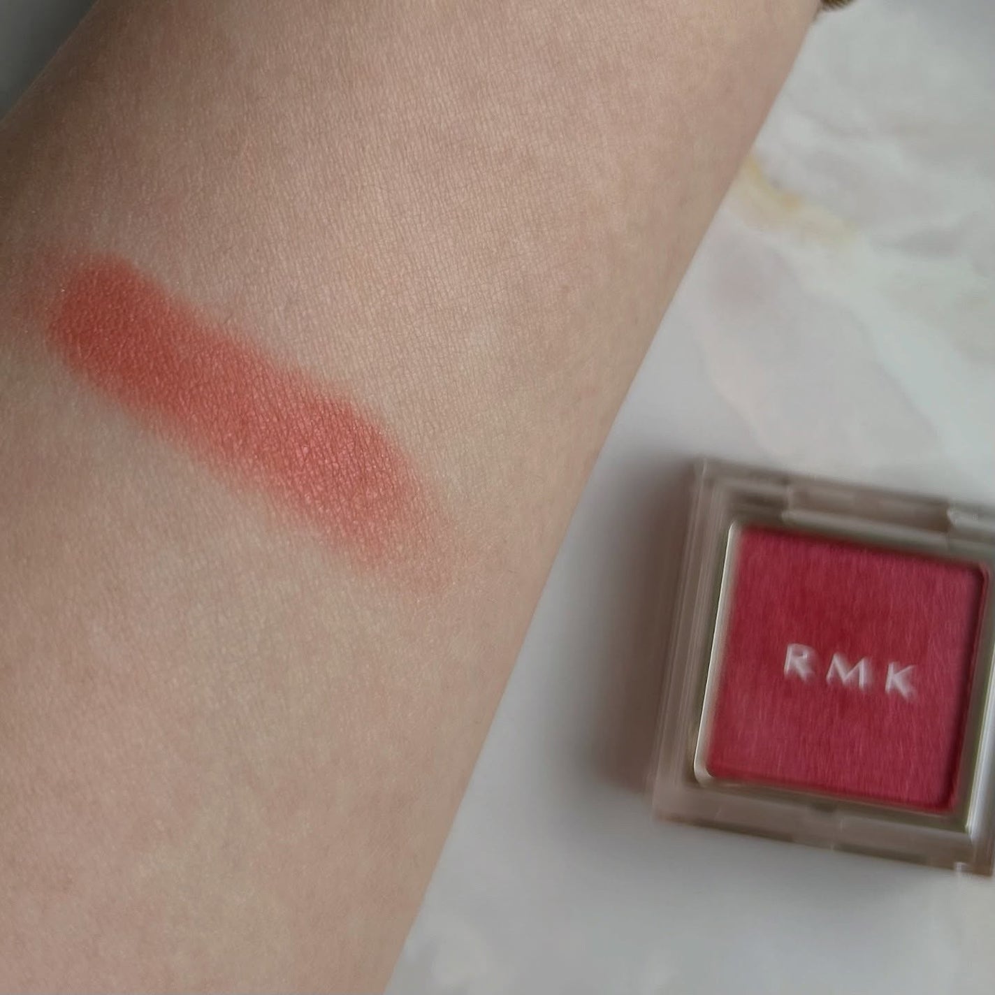 インフィニット シングル アイズ/RMK/単色アイシャドウを使ったクチコミ(2枚目)