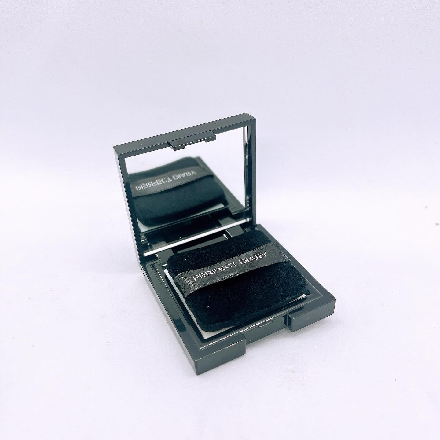 トランスルーシェント ブルーリング セッティング パウダー/PERFECT DIARY/プレストパウダーを使ったクチコミ（2枚目）