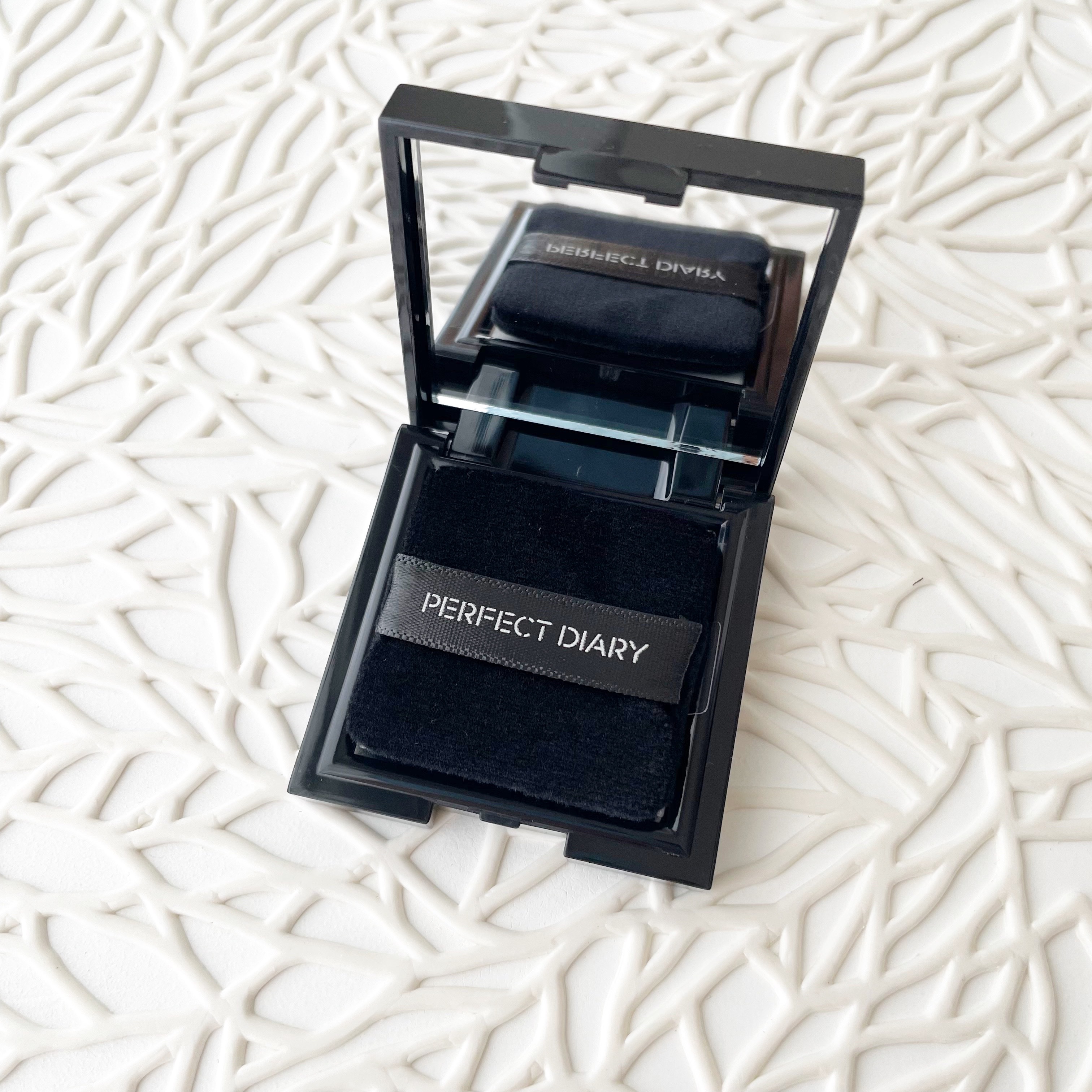 トランスルーシェント ブルーリング セッティング パウダー/PERFECT DIARY/プレストパウダーを使ったクチコミ（3枚目）