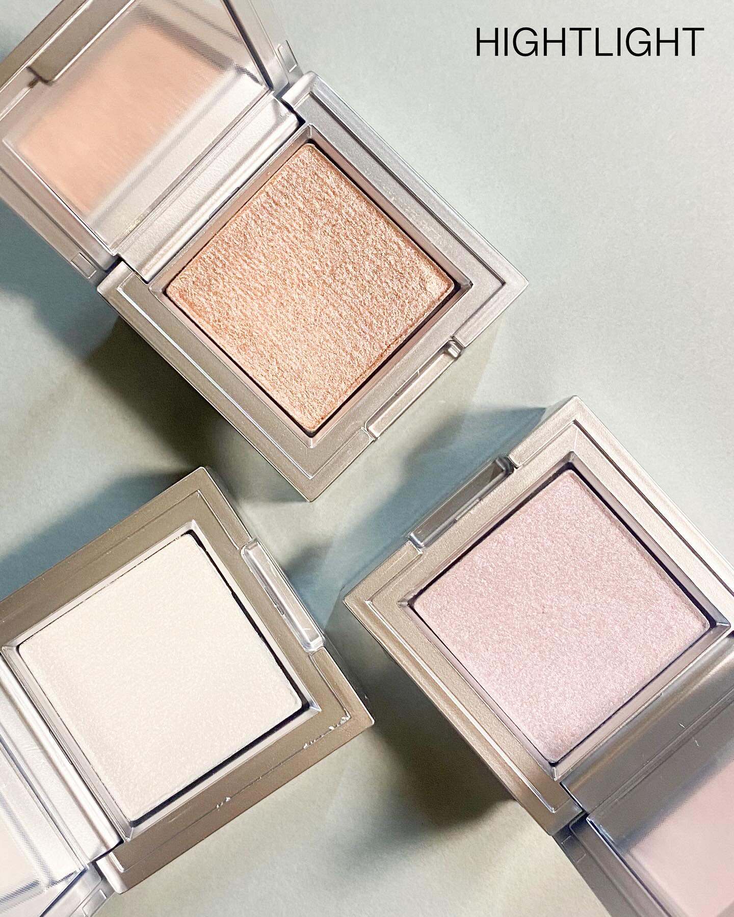 ストロビングフェイスキューブ/TWO SLASH FOUR/ハイライトを使ったクチコミ（3枚目）