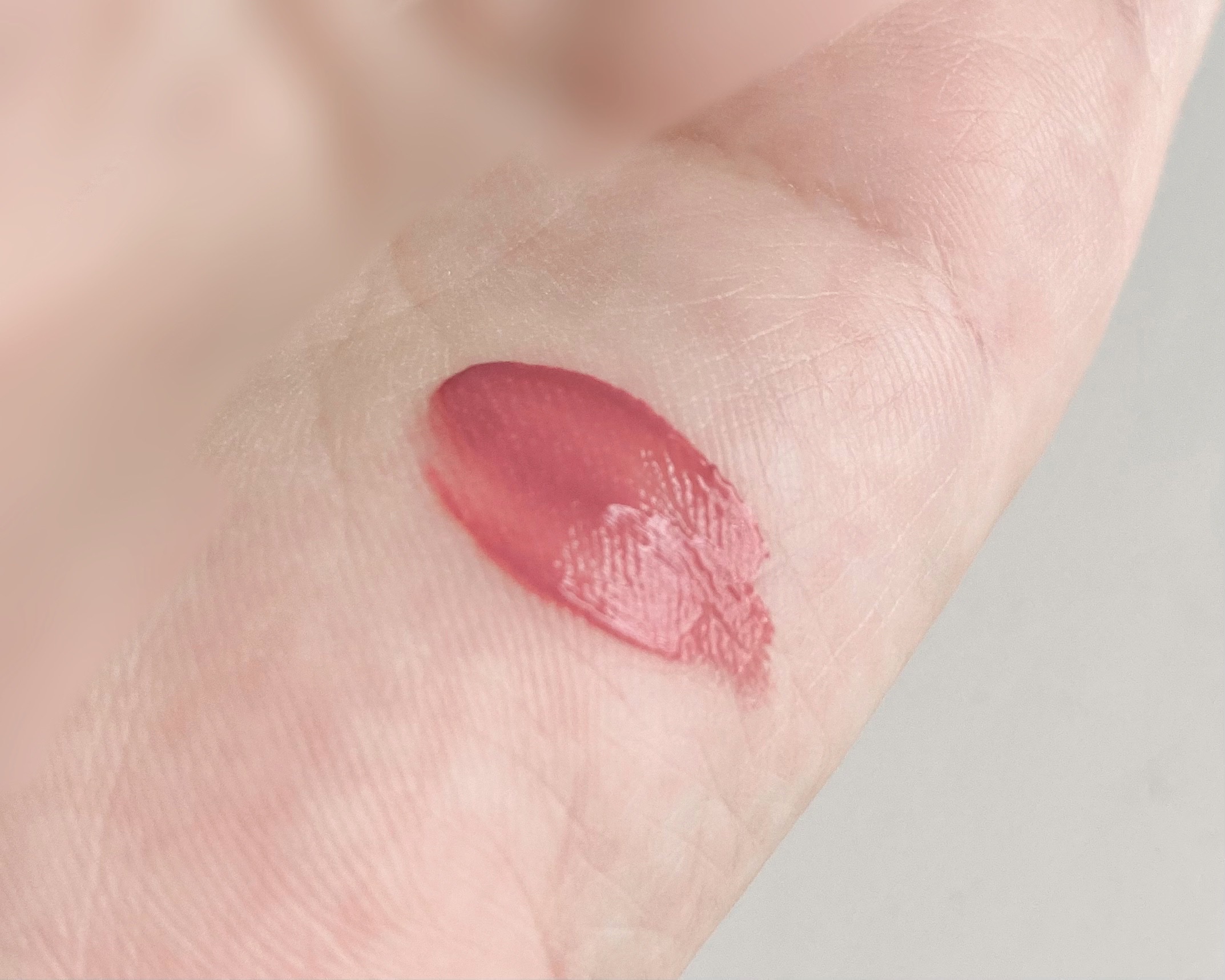 ウォータフルグロウティント/wakemake/リップティントを使ったクチコミ（3枚目）