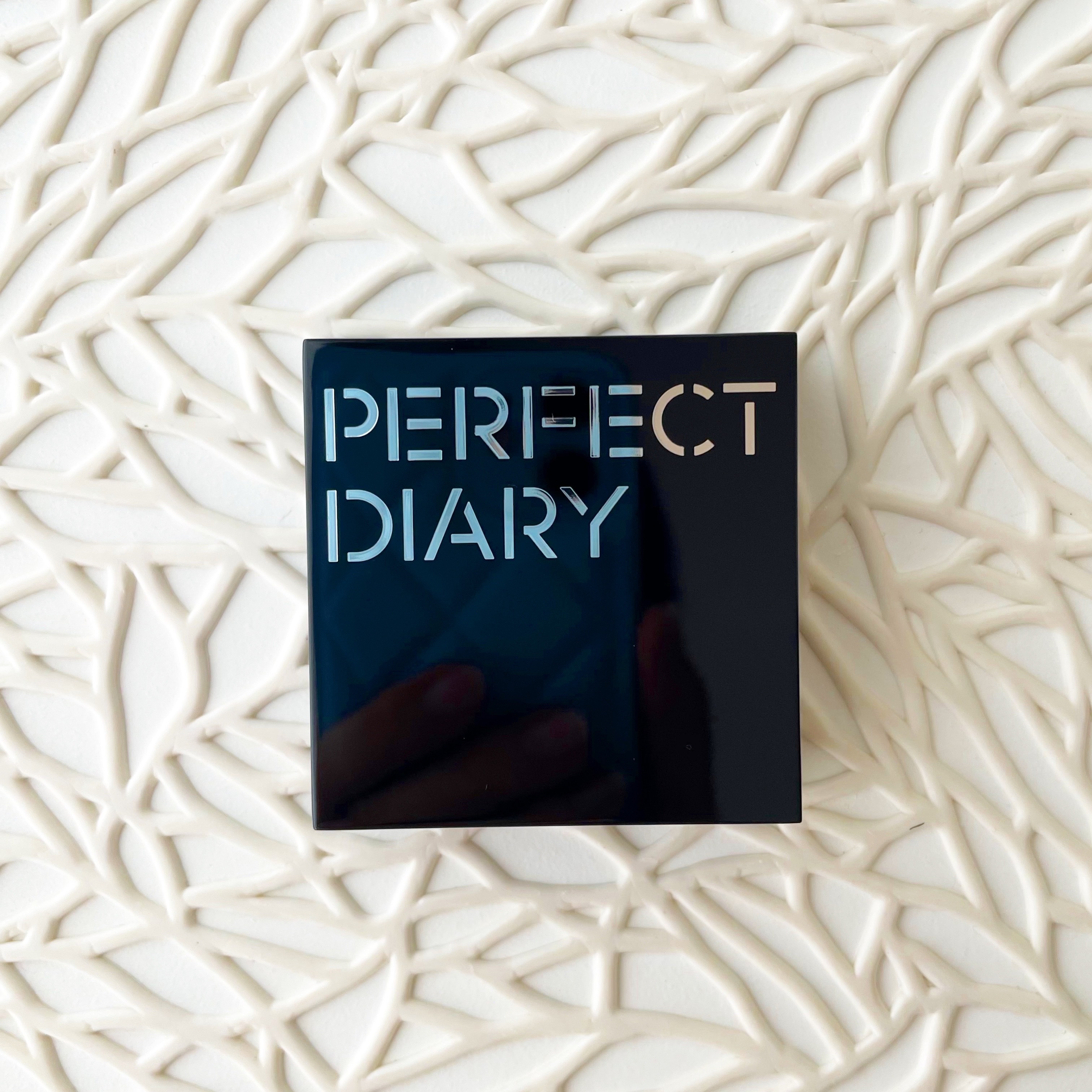 トランスルーシェント ブルーリング セッティング パウダー/PERFECT DIARY/プレストパウダーを使ったクチコミ（2枚目）