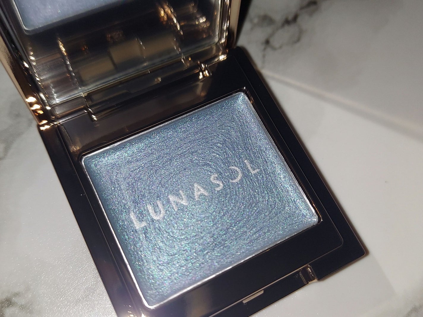 ルナソル モノアイカラーレーション/LUNASOL/単色アイシャドウを使ったクチコミ(3枚目)