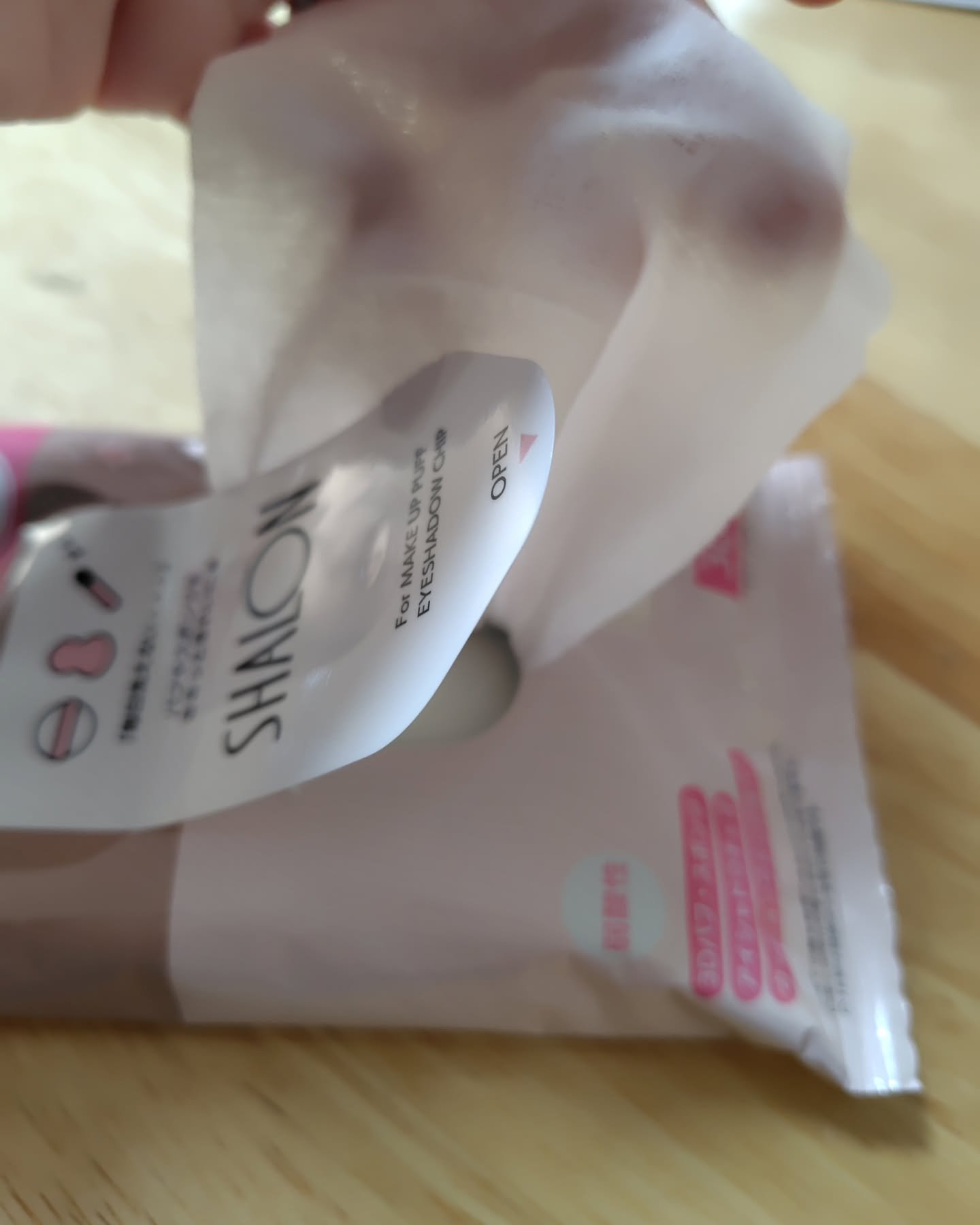 シャロン　パフを洗う代わりにふき取るシート/シャロン/その他化粧小物を使ったクチコミ（3枚目）