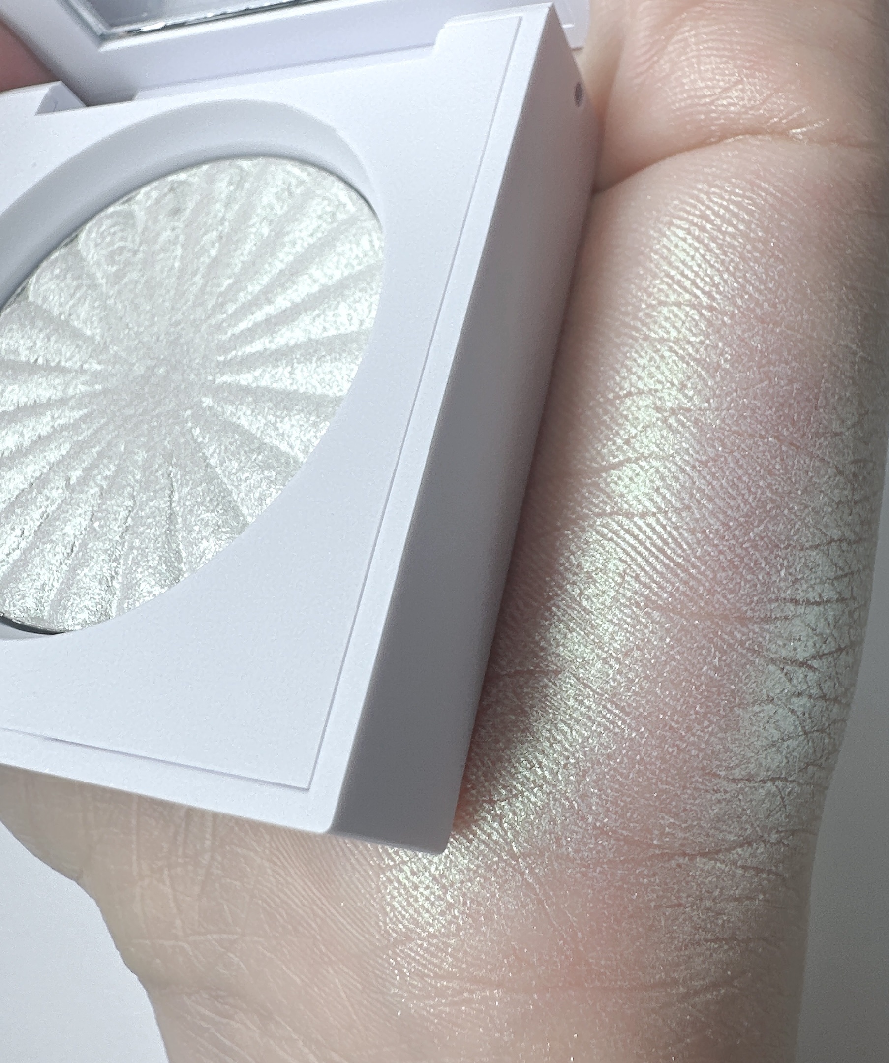 OFRA mini Highlighter/Ofra Cosmetics/パウダーハイライトを使ったクチコミ（3枚目）