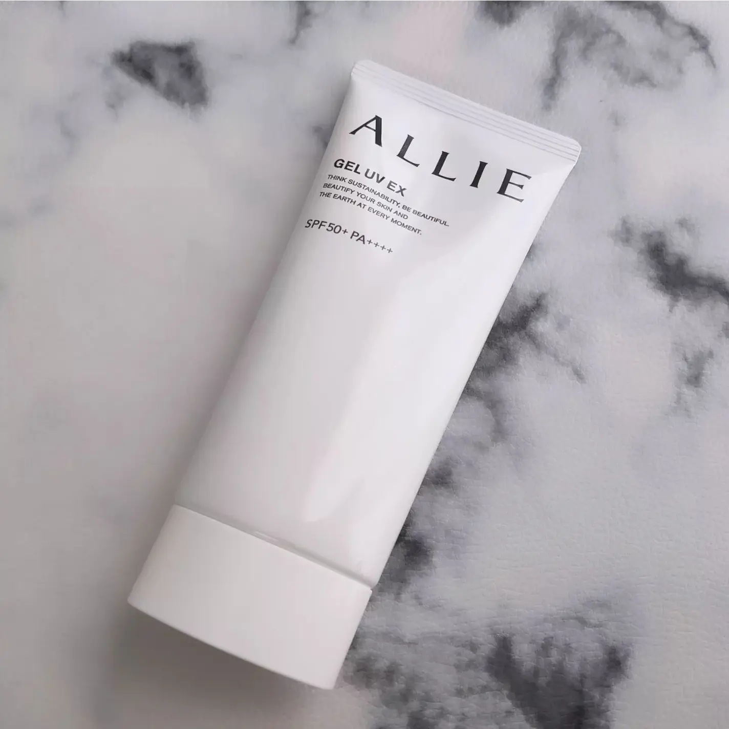 アリィー アリィー クロノビューティ ジェルUV EXのクチコミ「ALLIEのプロモーションに参加中 

＜アリィー ジェルUV＞を愛用中♪ 

デコルテ・うな.....」（3枚目）