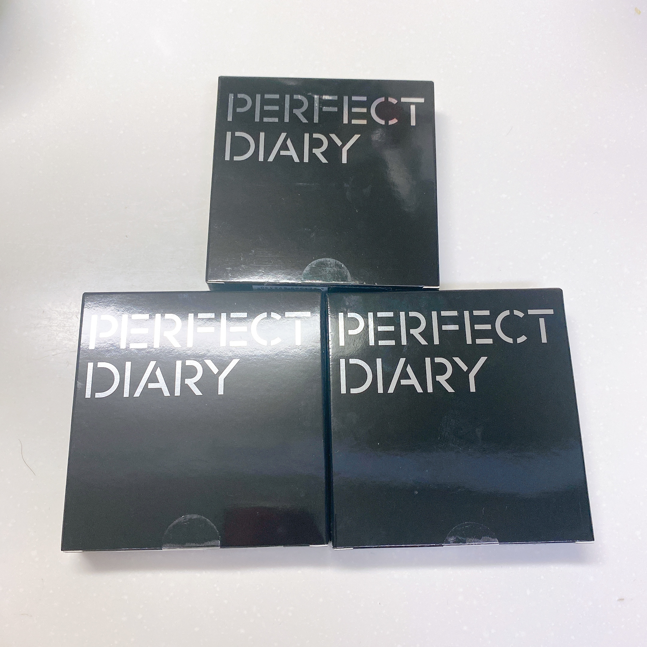 スターダストダイヤモンドハイライトパウダー/PERFECT DIARY/パウダーハイライトを使ったクチコミ（2枚目）