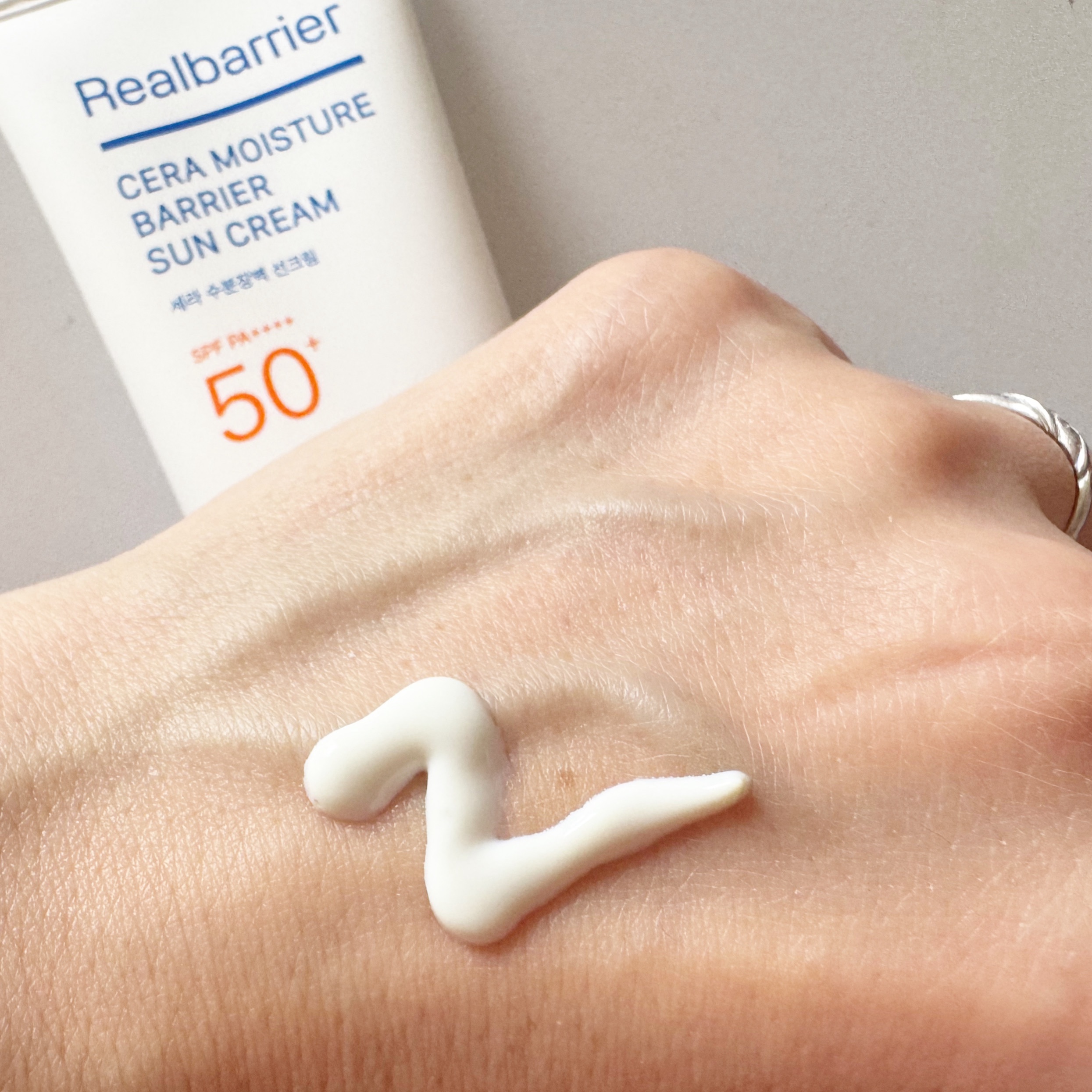 セラ水分バリア日焼け止め/Real Barrier/日焼け止めクリームを使ったクチコミ（3枚目）