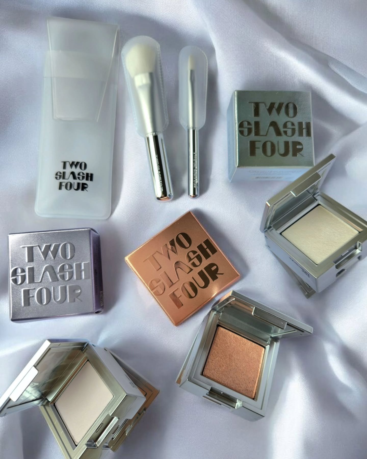 ストロビングフェイスキューブ/TWO SLASH FOUR/ハイライトを使ったクチコミ（1枚目）