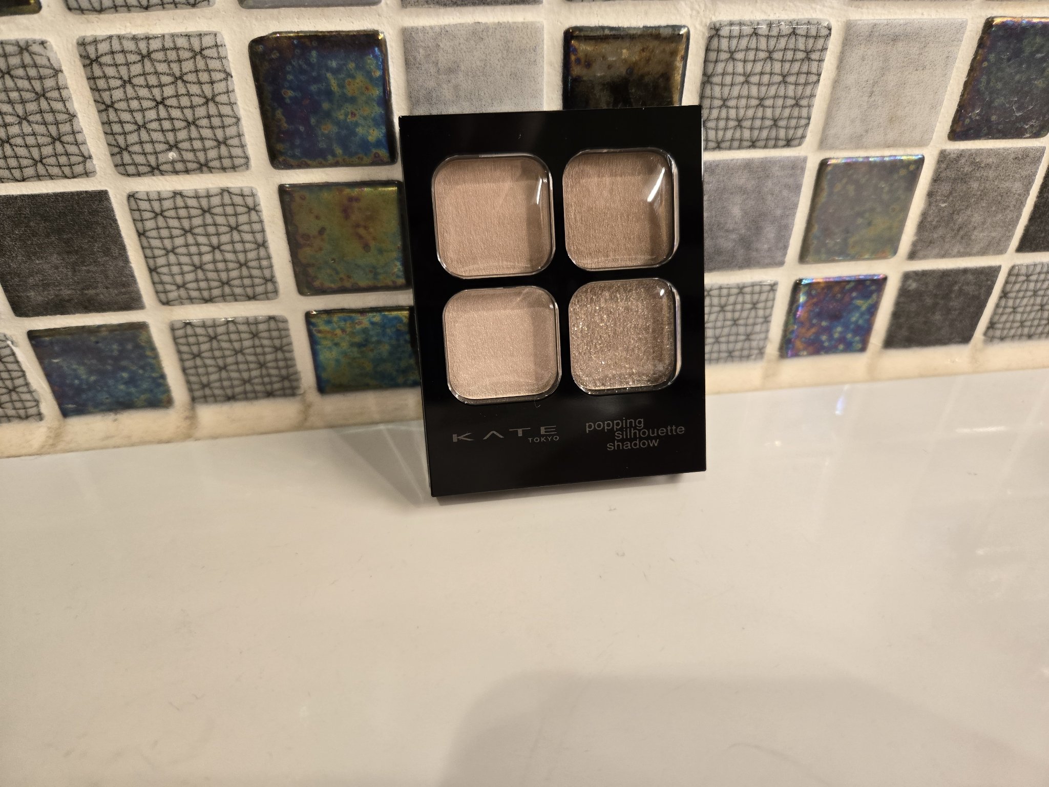 ▷購入品﹏✍

▹▸﻿KATE
ケイト ポッピングシルエットシャドウ
BR-1 グレージュポップ
⤿色かわいいな！と思って買って使ってみたけど、
なんか目がはれてる？みたいになってしまった…
使い方研究しなくちゃ( ｡ớ _ờ)ھ

▹▸﻿