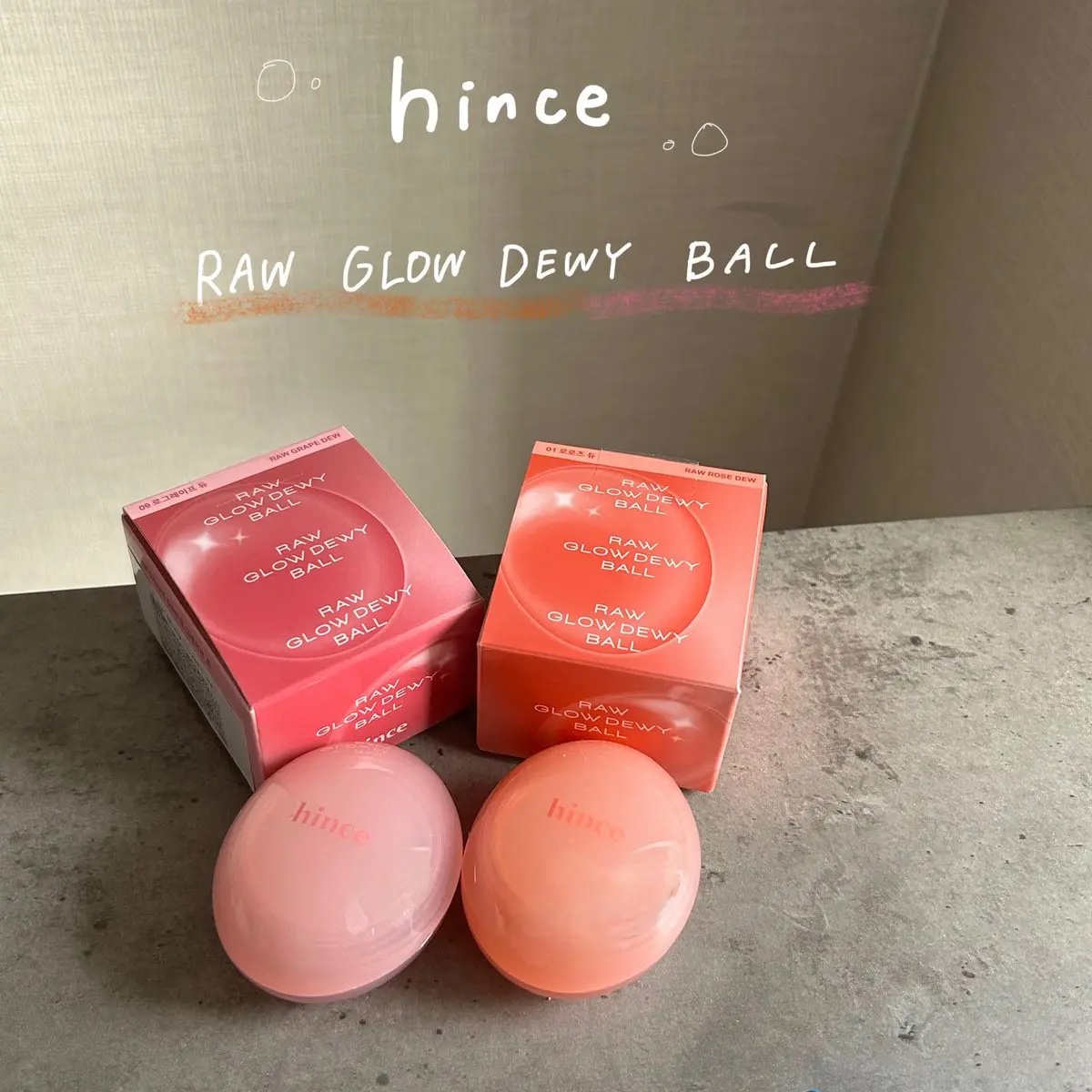 hinceさまからいただきました

大人気リップ、ロウグロウジェルティントのバームタイプ✨
コロンとしたフォルムで可愛いし持ち運びにも◎

結構しっとりしていてじゅわっとしたシアーな発色なので、私はチークとして使うのがお気に入り〜！
桃みた