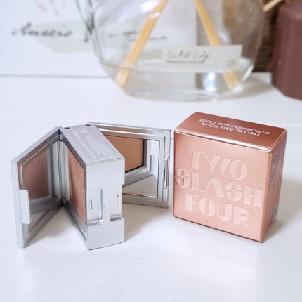 ストロビングフェイスキューブ/TWO SLASH FOUR/ハイライトを使ったクチコミ(2枚目)