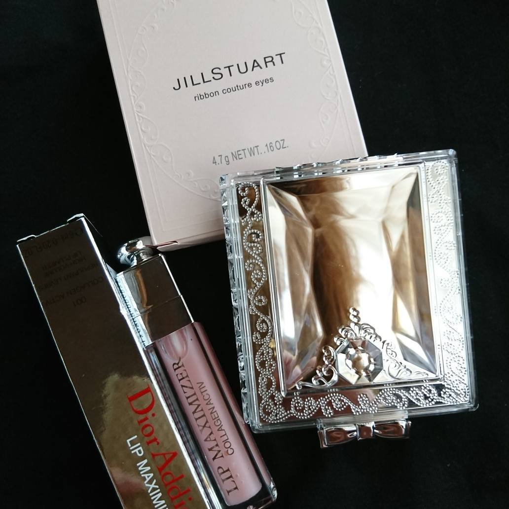 コスメpic💄💆
diorマキシマイザー💄
アイカラージルスチュアートリボンクチュールアイズ01
マキシマイザーゎ甘い香りなのにスーッとする使用感💄
てか、リボンクチュールアイズ、思ったより大きくてビックリΣ(ﾟдﾟ|||)w
色ゎ