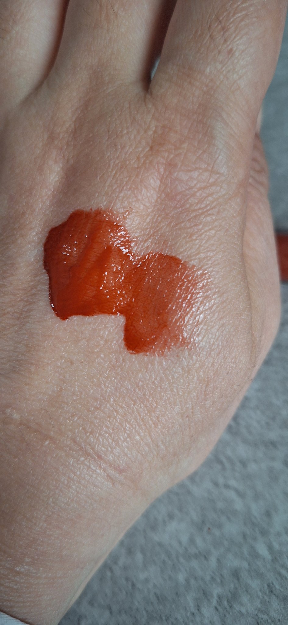 ラスターグロウティント 04 ファジーオレンジ/NEUFIL/リップティントを使ったクチコミ（3枚目）