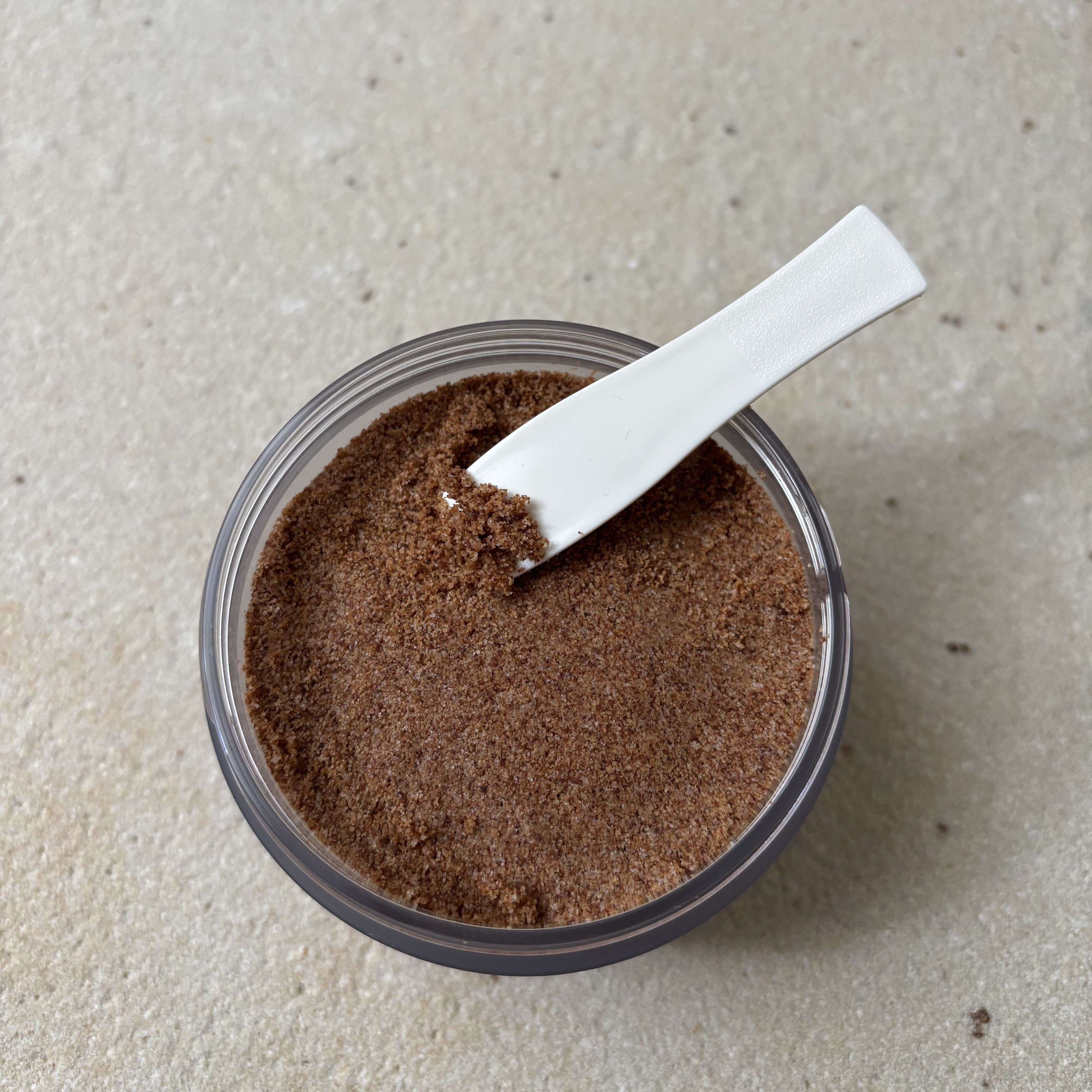 フェイススクラブ ブラッシャー VG/アーレス/スクラブ・ゴマージュを使ったクチコミ（2枚目）