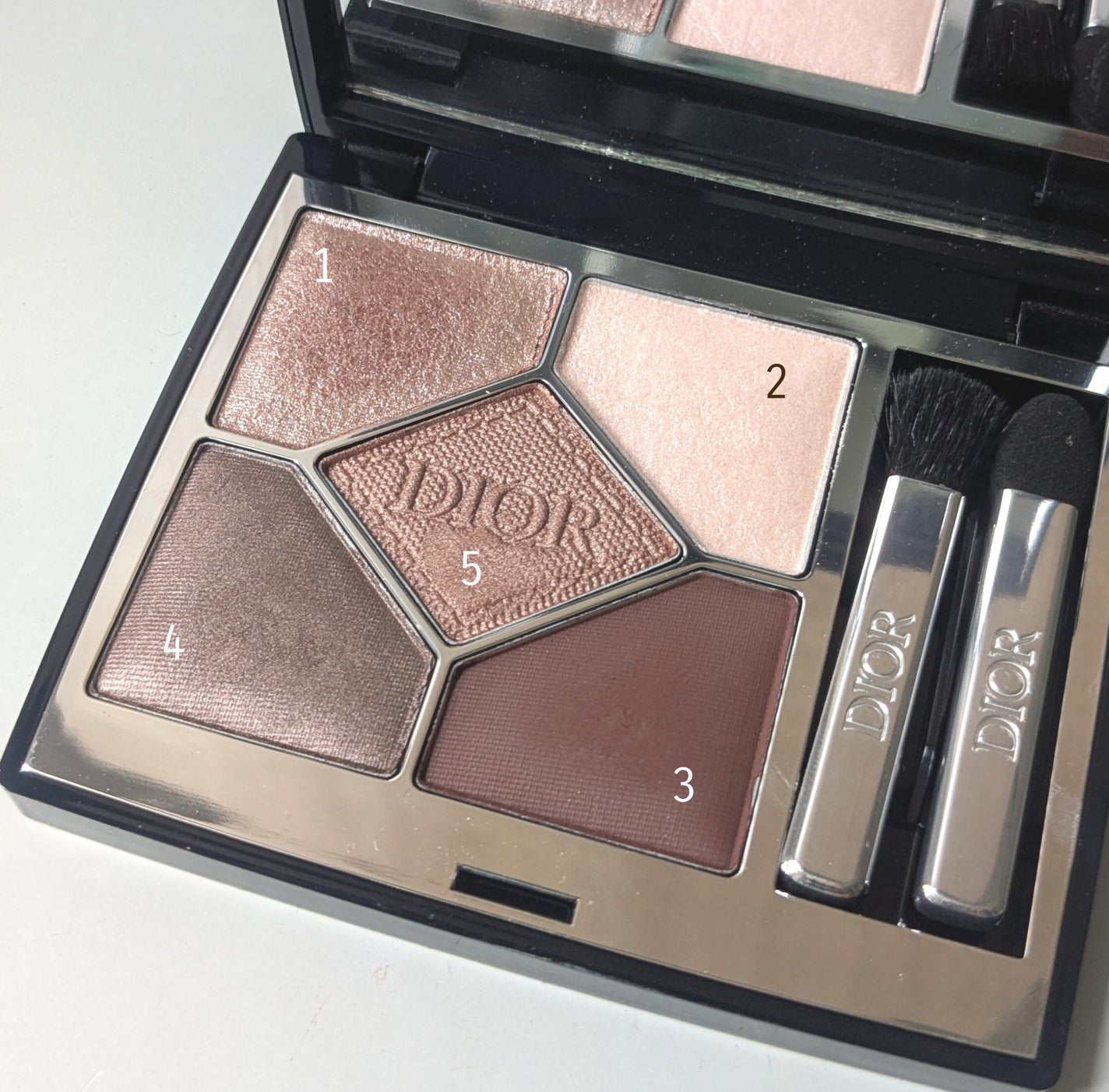 ディオールショウ サンク クルール/Dior/アイシャドウを使ったクチコミ(2枚目)