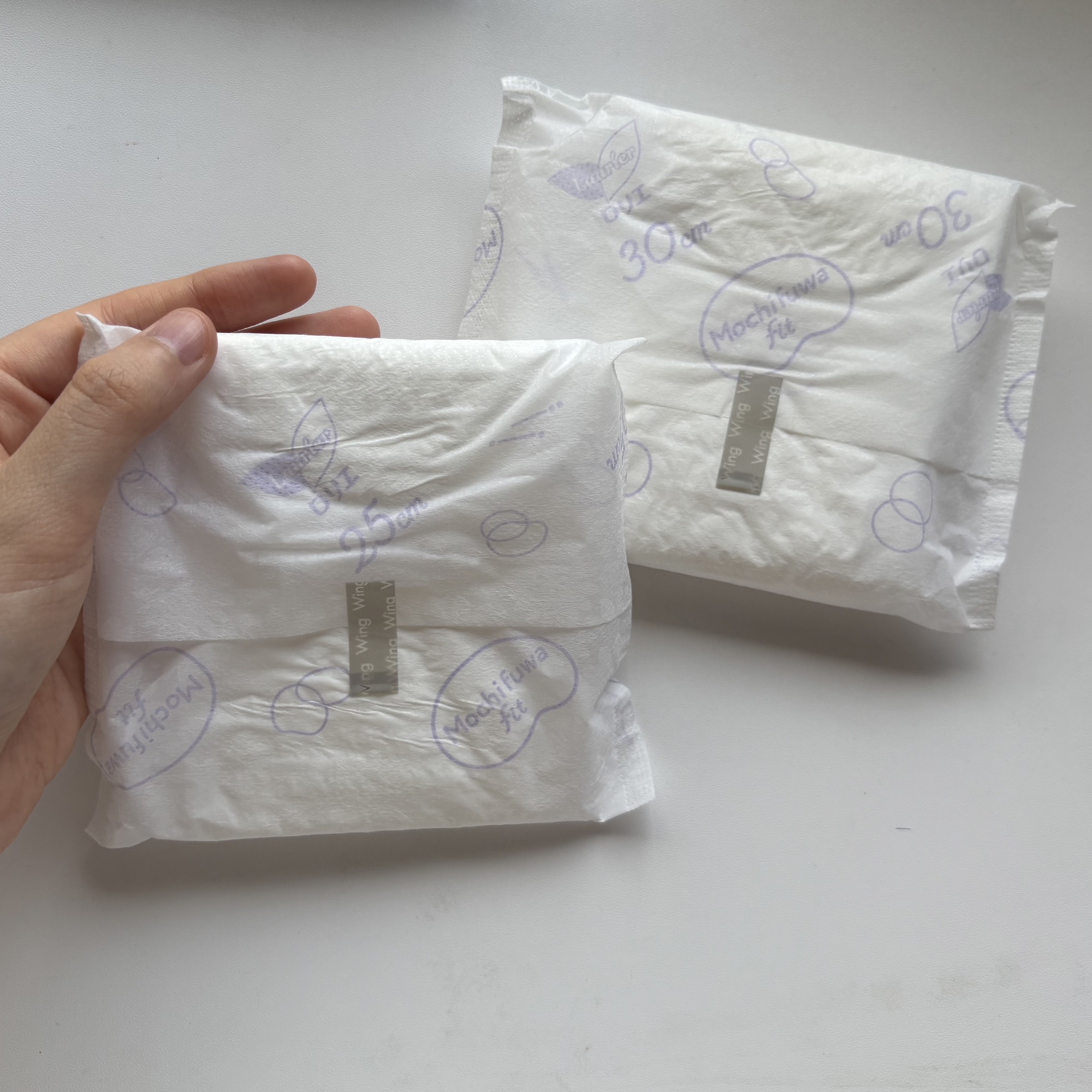 ロリエ もちふわ fit 25cm 羽つき 14コ入 (医薬部外品 )/ロリエ/ナプキンを使ったクチコミ（2枚目）