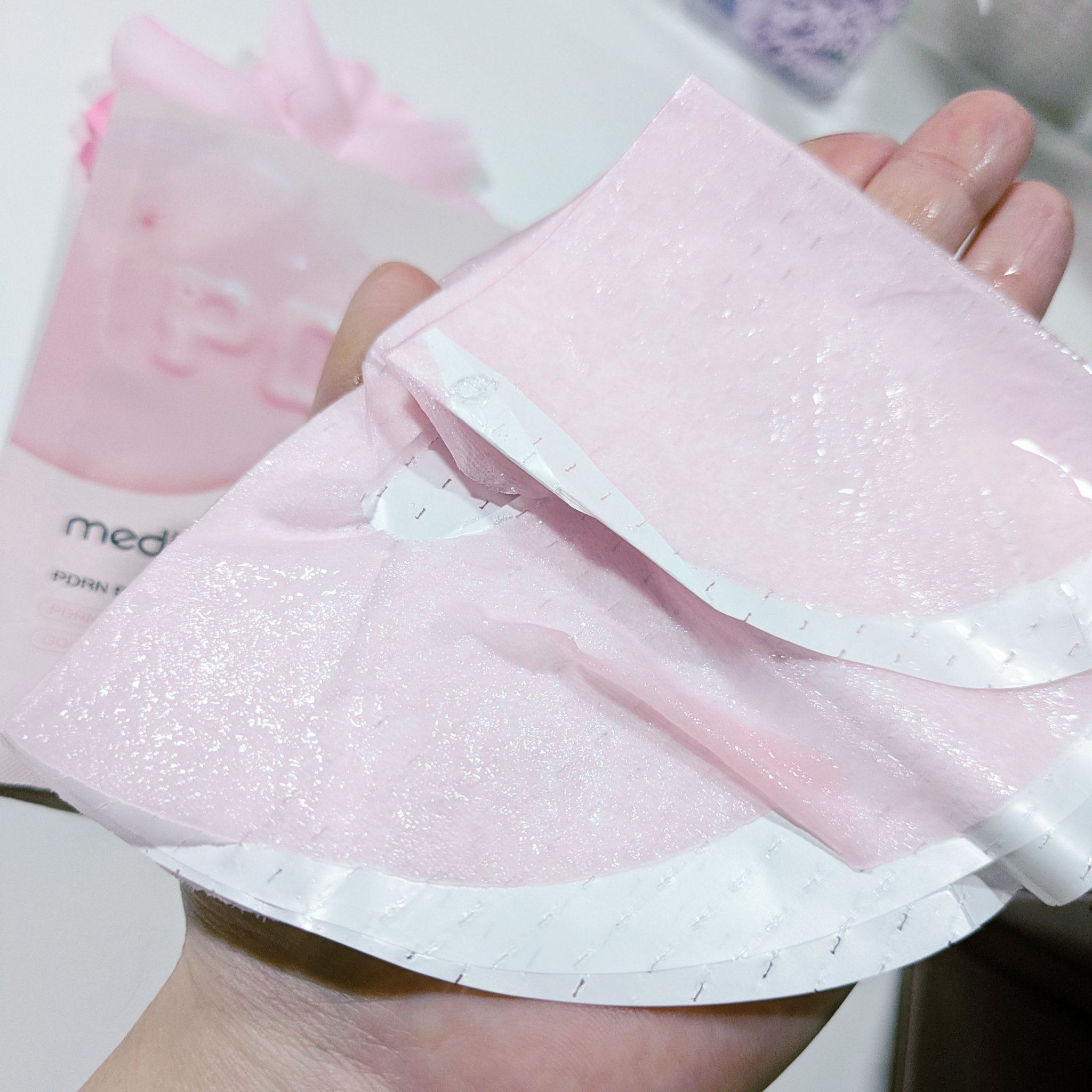 MEDICUBE PDRNピンクビタコーティングマスクのクチコミ「MEDICUBE　 PDRNピンクビタコーティングマスク

♢♢♢
□サーモンPDRN·ビタミ.....」（2枚目）