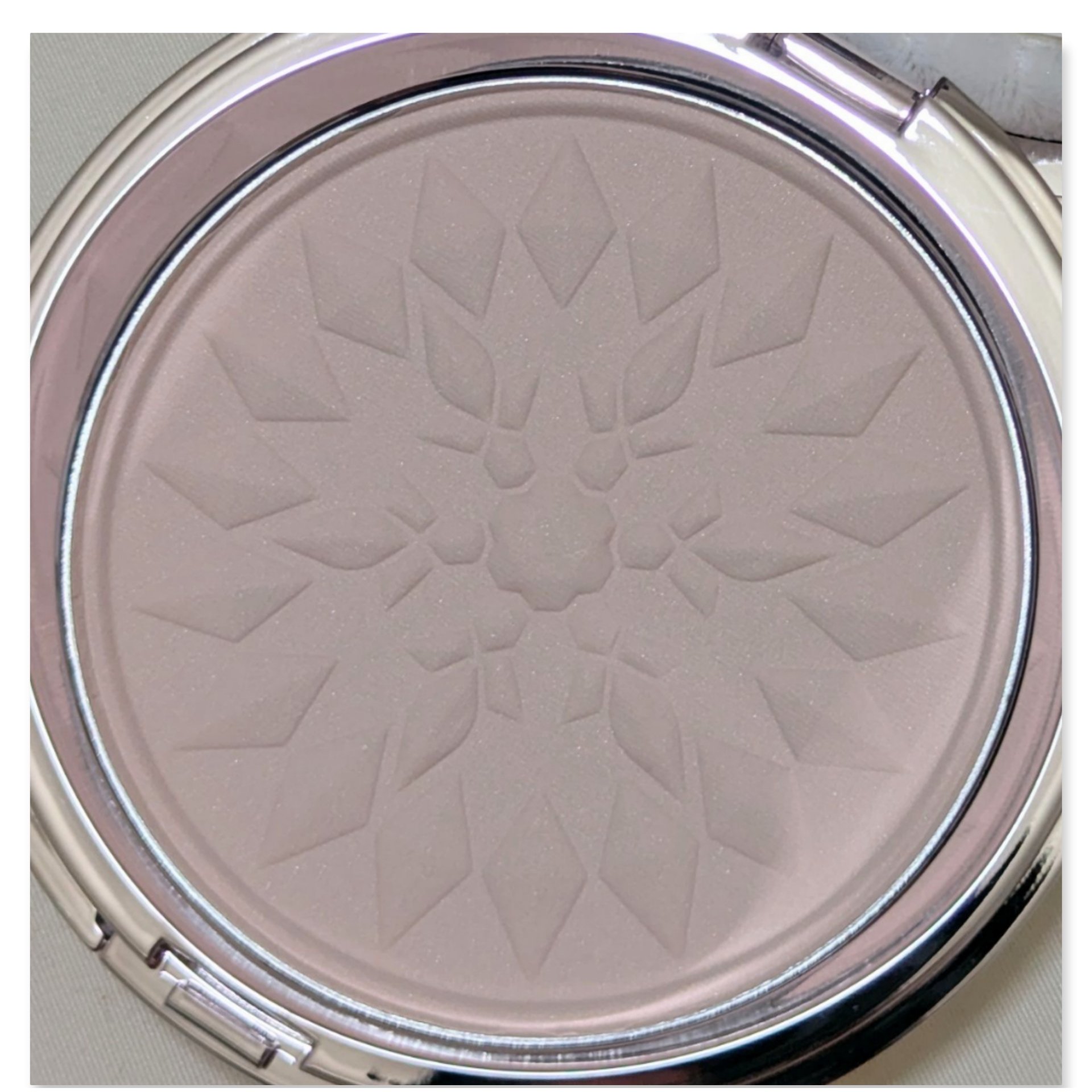 雪肌精 プレシャス スノー Ⅵ/雪肌精/プレストパウダーを使ったクチコミ（3枚目）