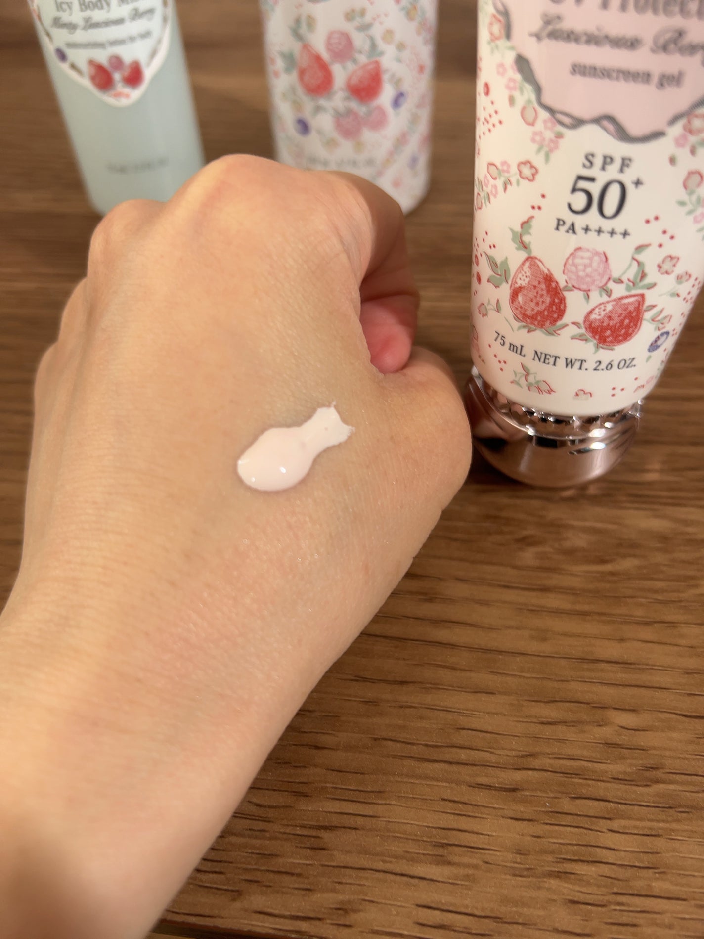 ジルスチュアート ラシャスベリー トーンアップ UVプロテクター/JILL STUART/日焼け止めジェルを使ったクチコミ(2枚目)