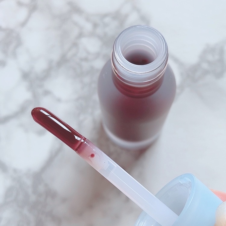 ジューシーベリープランピングリップオイル/TOCOBO/リップグロスを使ったクチコミ（2枚目）