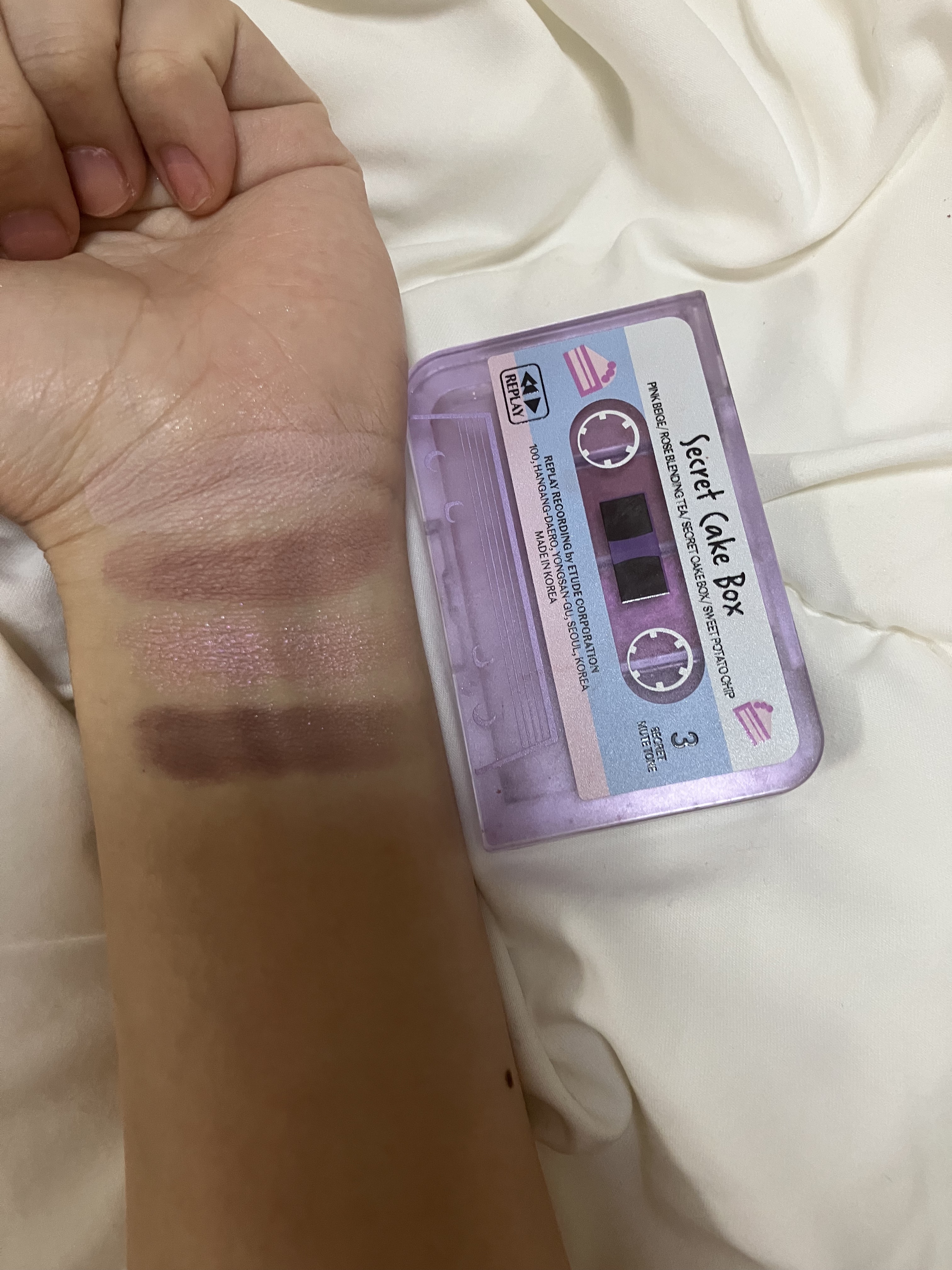 プレイカラーアイズミニ　リプレイコレクション シークレットケーキボックス/ETUDE/アイシャドウパレットを使ったクチコミ（1枚目）