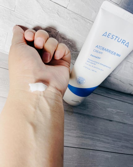 ぷえら on LIPS 「アトバリア365クリーム使ってみました🙌シンプルなパッケージの..」(4枚目)