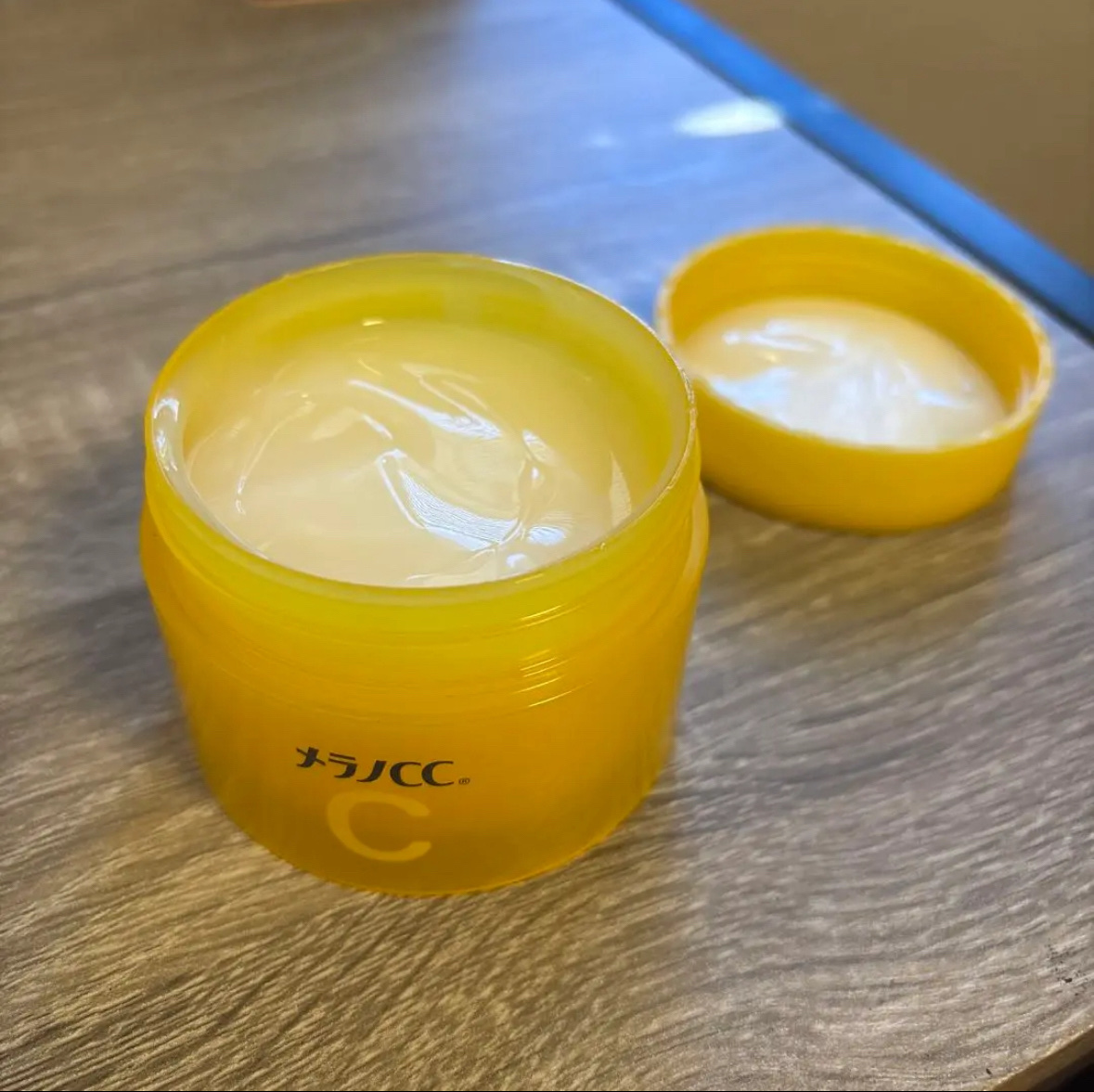 薬用しみ対策美白ジェル/メラノCC/フェイスクリームを使ったクチコミ（2枚目）