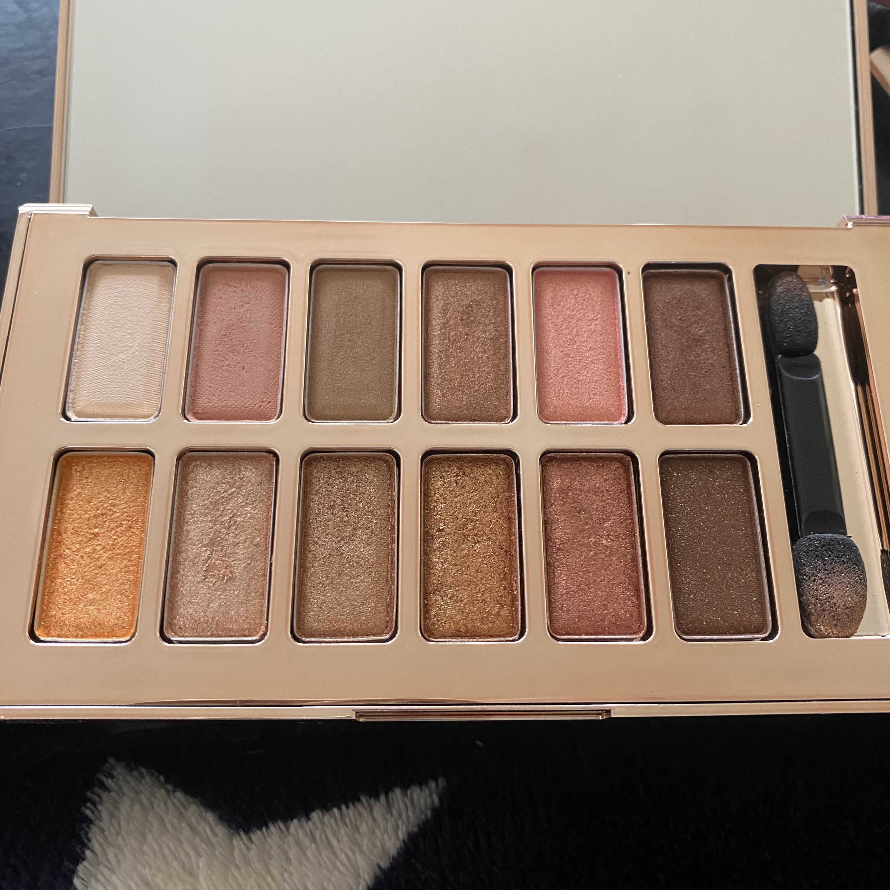 バレンタインボックス3ローズモーメント/VAVI MELLO/アイシャドウパレットを使ったクチコミ（3枚目）