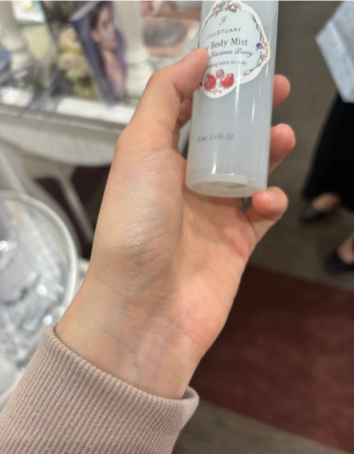 ジルスチュアート ラシャスベリー トーンアップ UVプロテクター/JILL STUART/日焼け止めジェルを使ったクチコミ(4枚目)