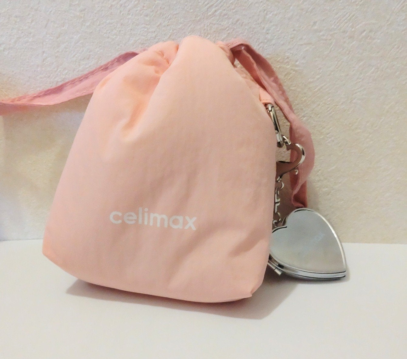 OIL CONTROL MATTIFYING SUN STICK/celimax/日焼け止めスティックを使ったクチコミ(2枚目)