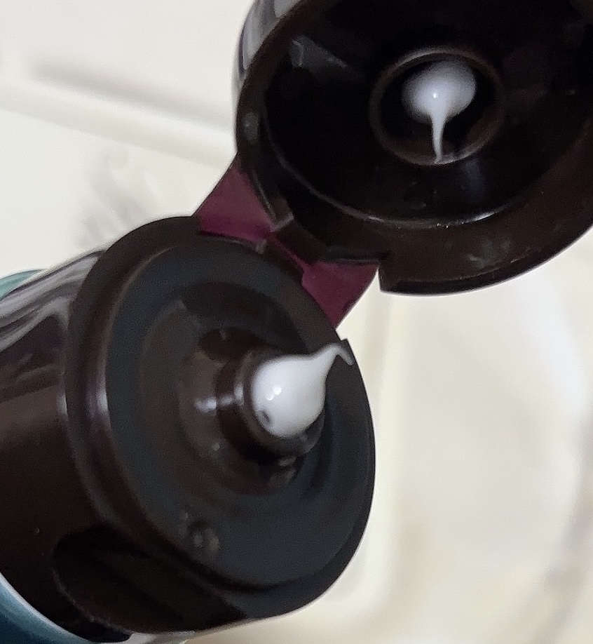 バターとマヌカハニーのしっとりハンドクリーム ペアーレモンの香り/AHALO BUTTER/ハンドクリームを使ったクチコミ（3枚目）