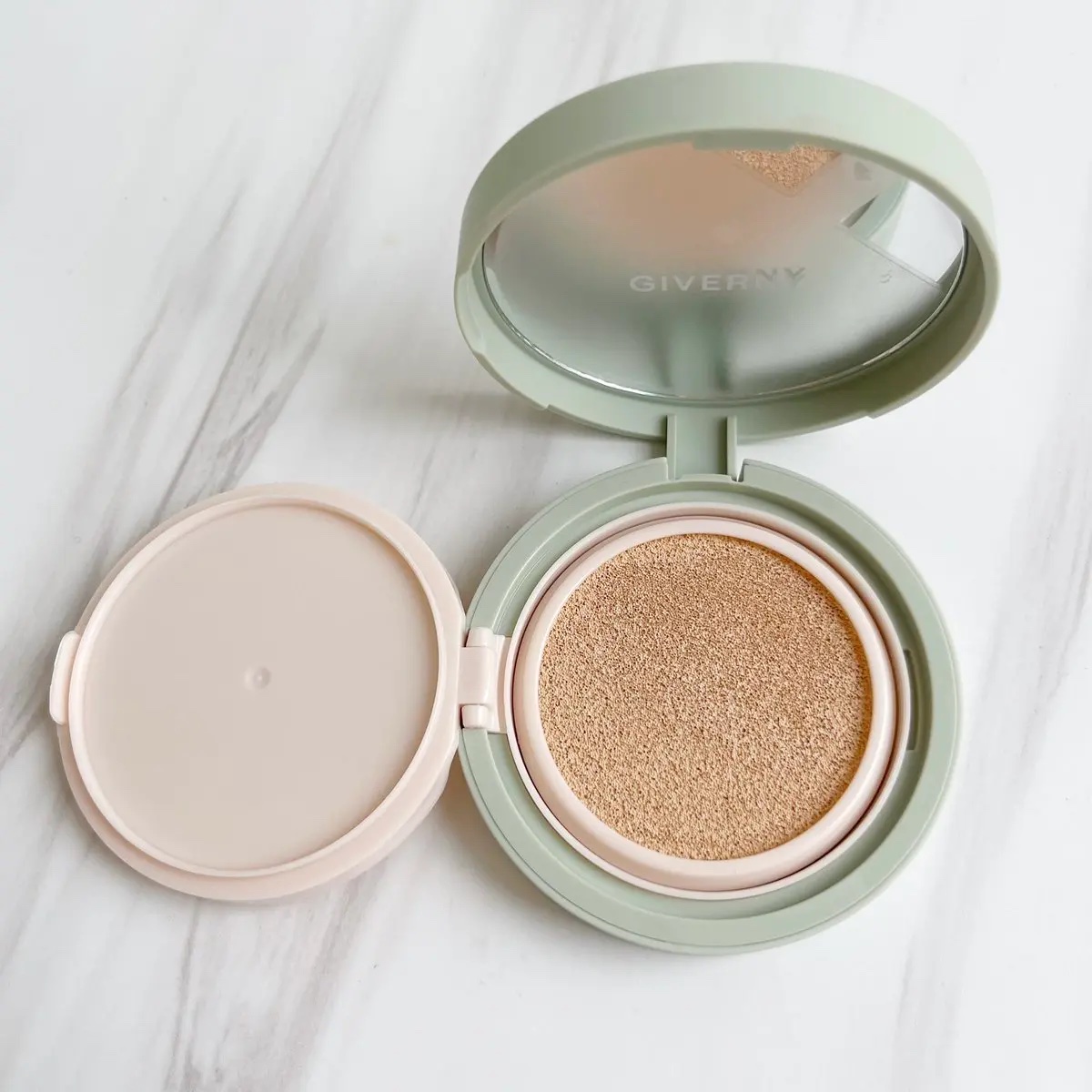 ジヴェルニー 密着カバークッション/GIVERNY/クッションファンデーションを使ったクチコミ（2枚目）