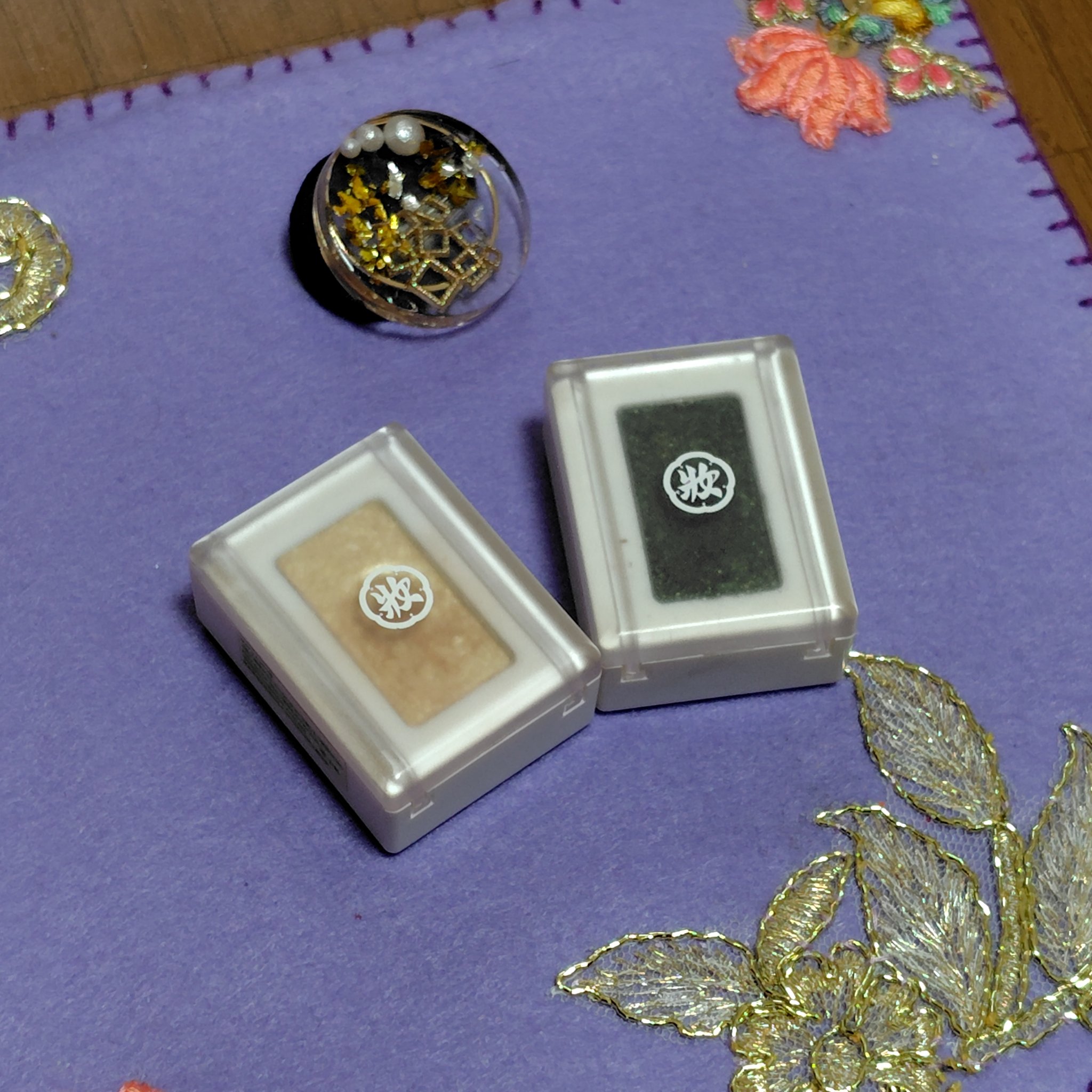 麻雀アイシャドウ 二萬【リャンワン】クロムグリーン/和粧/単色アイシャドウを使ったクチコミ（2枚目）