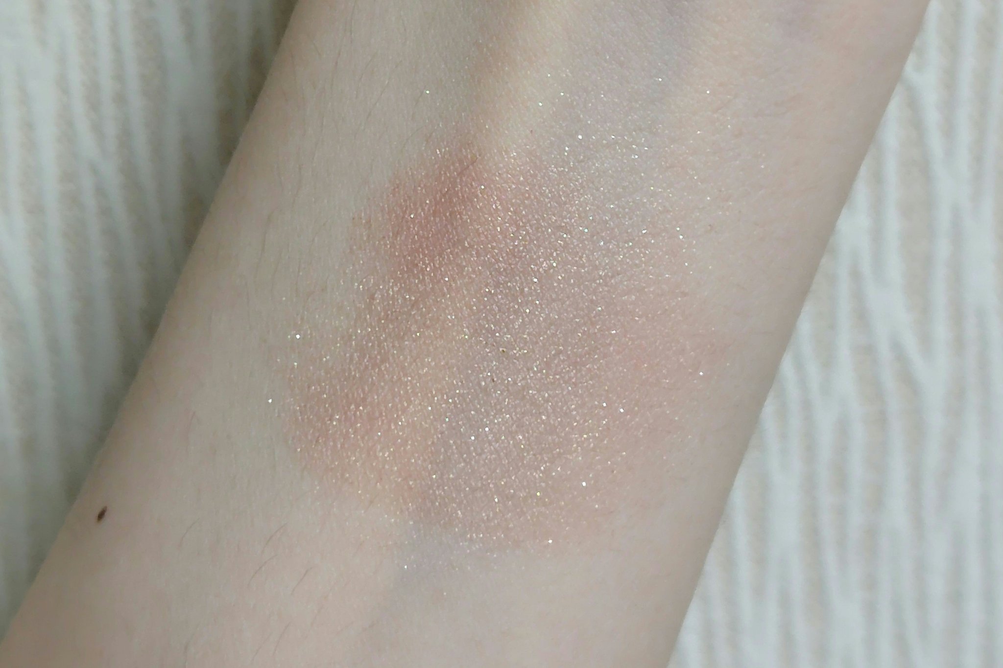 シャドーカスタマイズ/MAJOLICA MAJORCA/単色アイシャドウを使ったクチコミ（3枚目）