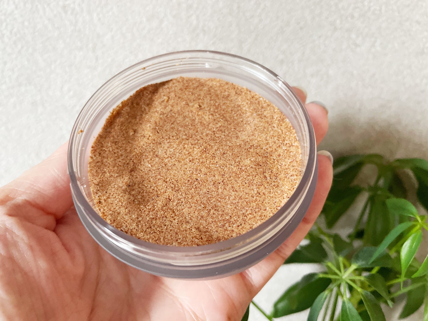 フェイススクラブ ブラッシャー VG/アーレス/スクラブ・ゴマージュを使ったクチコミ(2枚目)