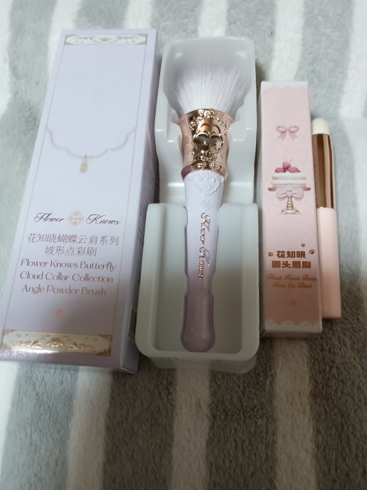 ストロベリーキューピッド ラウンドヘッドリップブラシ FlowerKnows